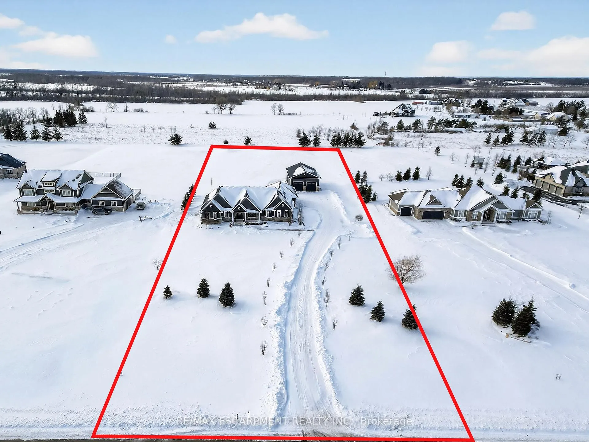 Photo 3 of 224 Mountain Road, Grimsby, Grimsby Escarpment — HOMEH