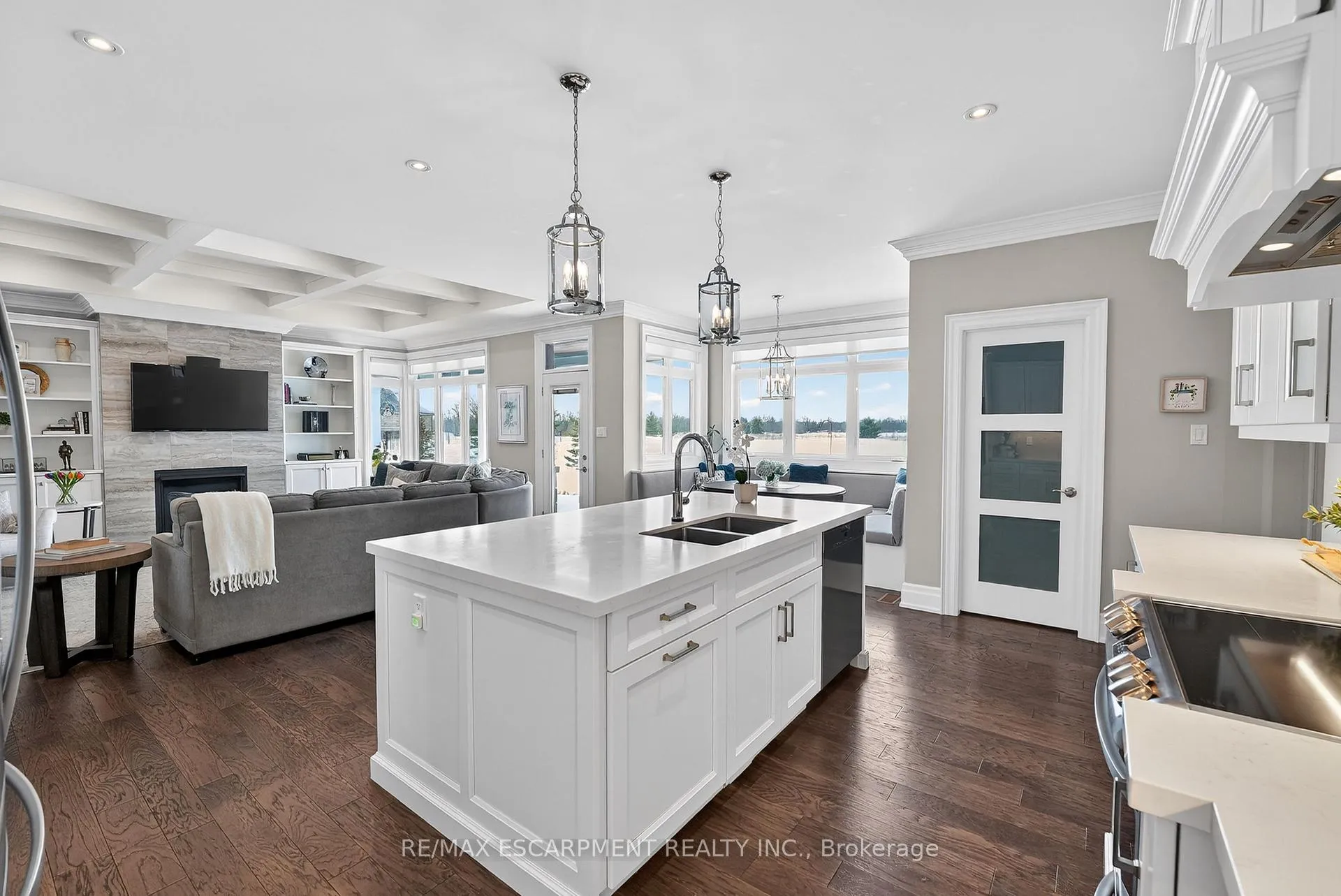 Photo 10 of 224 Mountain Road, Grimsby, Grimsby Escarpment — HOMEH