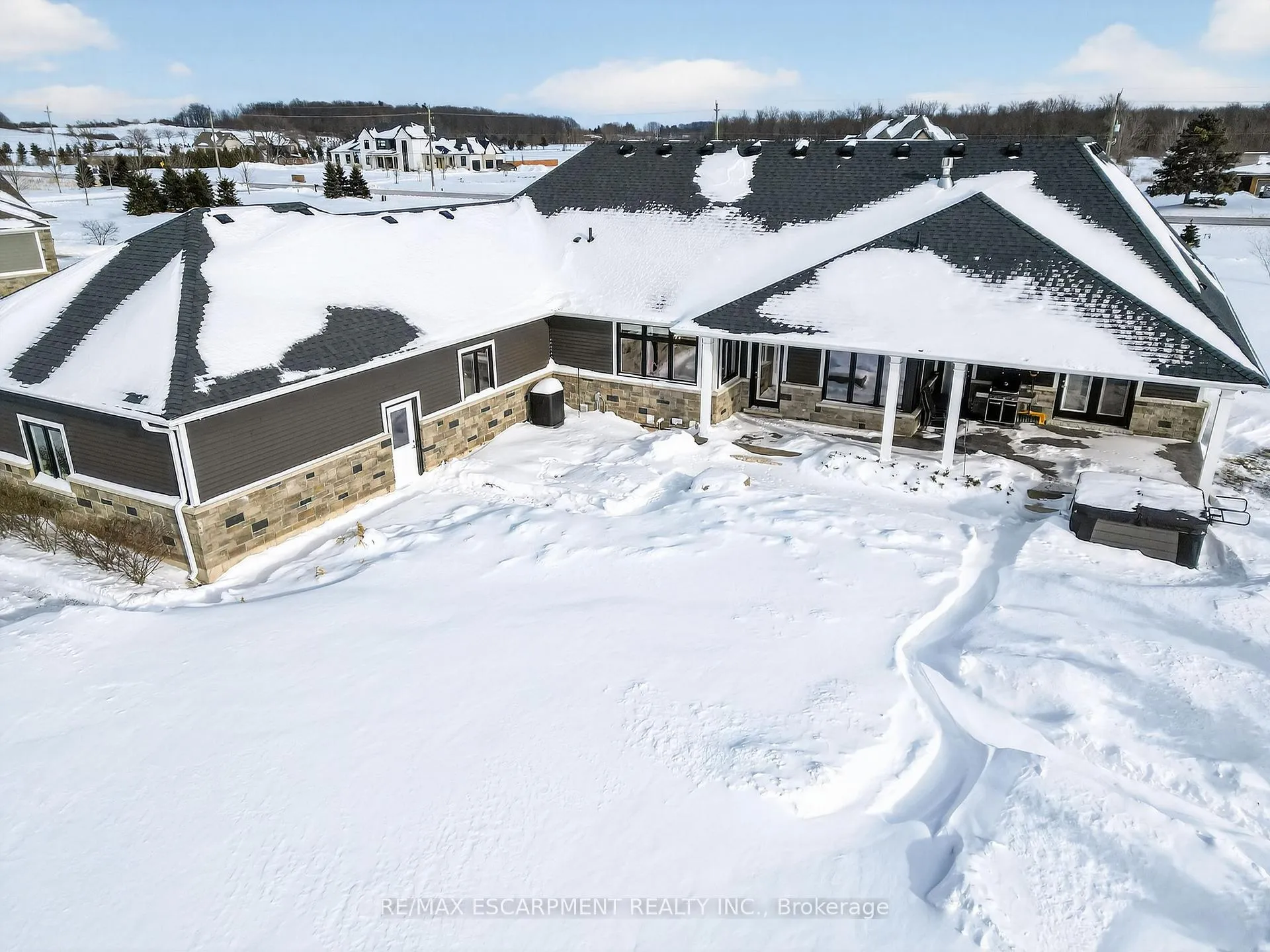 Photo 35 of 224 Mountain Road, Grimsby, Grimsby Escarpment — HOMEH