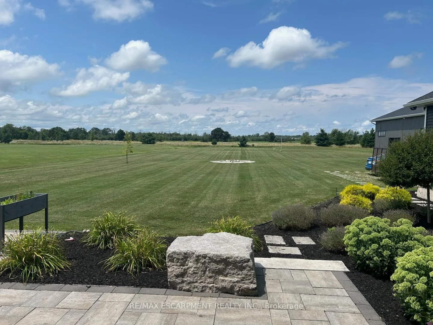Photo 37 of 224 Mountain Road, Grimsby, Grimsby Escarpment — HOMEH