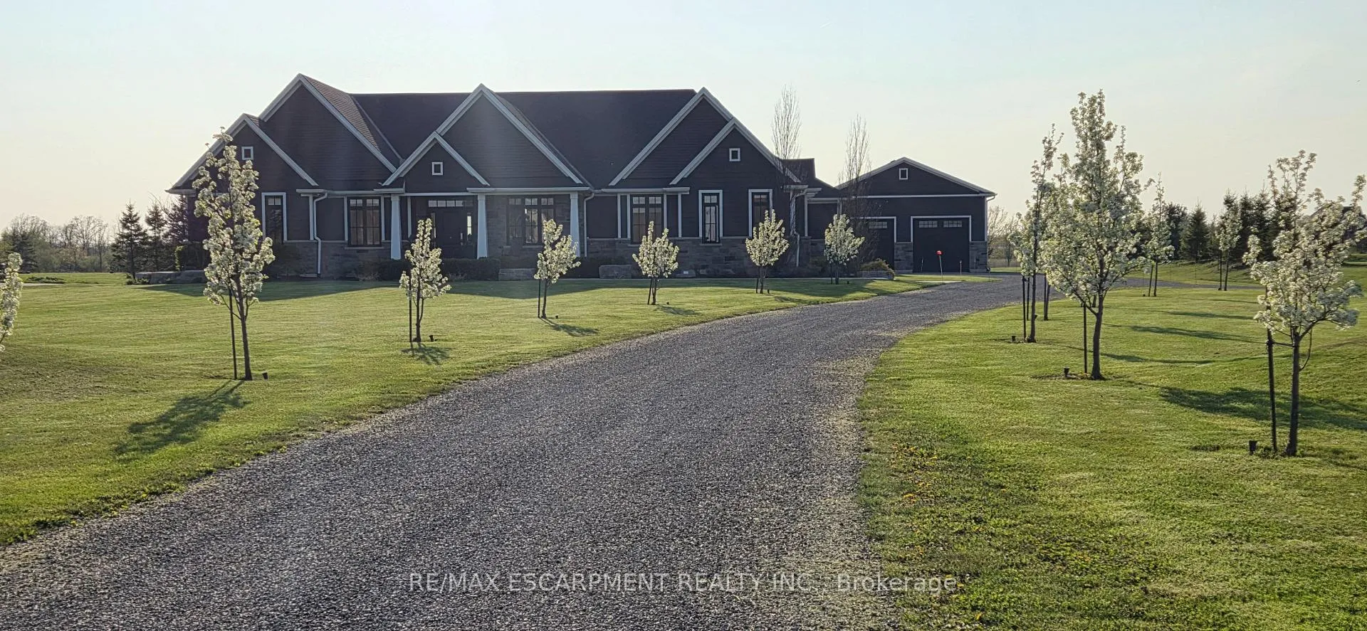 Photo 38 of 224 Mountain Road, Grimsby, Grimsby Escarpment — HOMEH