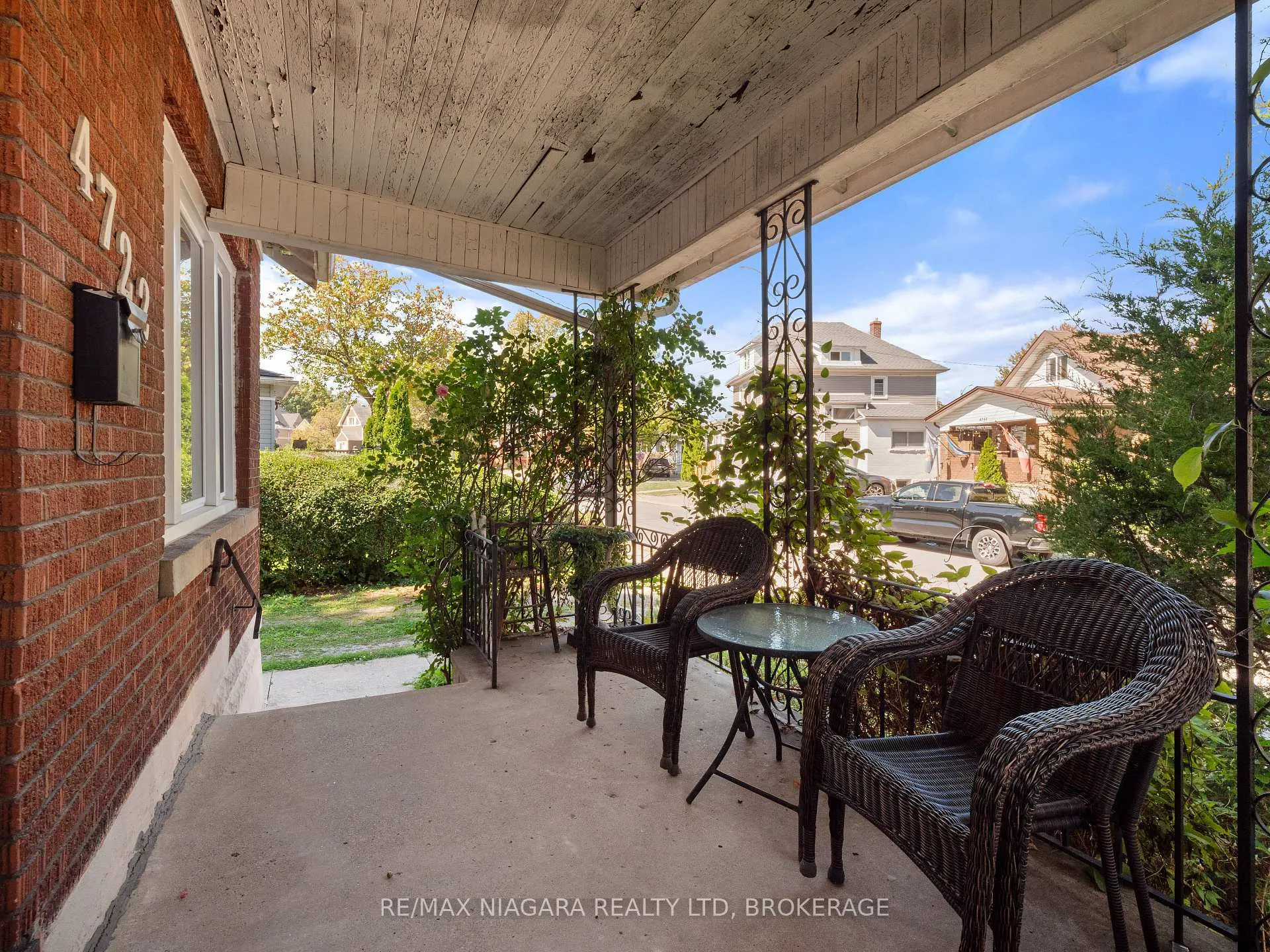 Photo 6 of 4722 Ryerson Crescent, Niagara Falls, Downtown — HOMEH