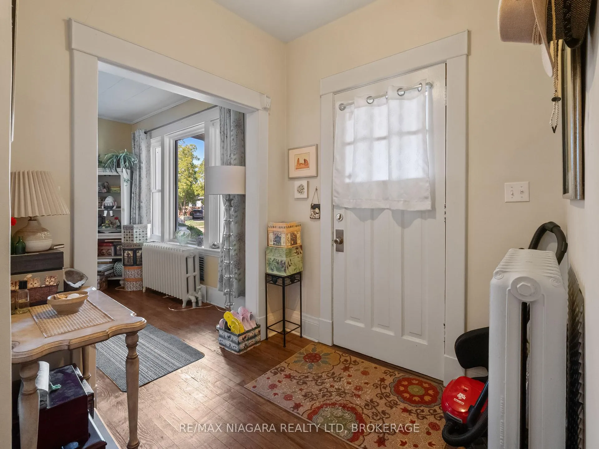 Photo 7 of 4722 Ryerson Crescent, Niagara Falls, Downtown — HOMEH