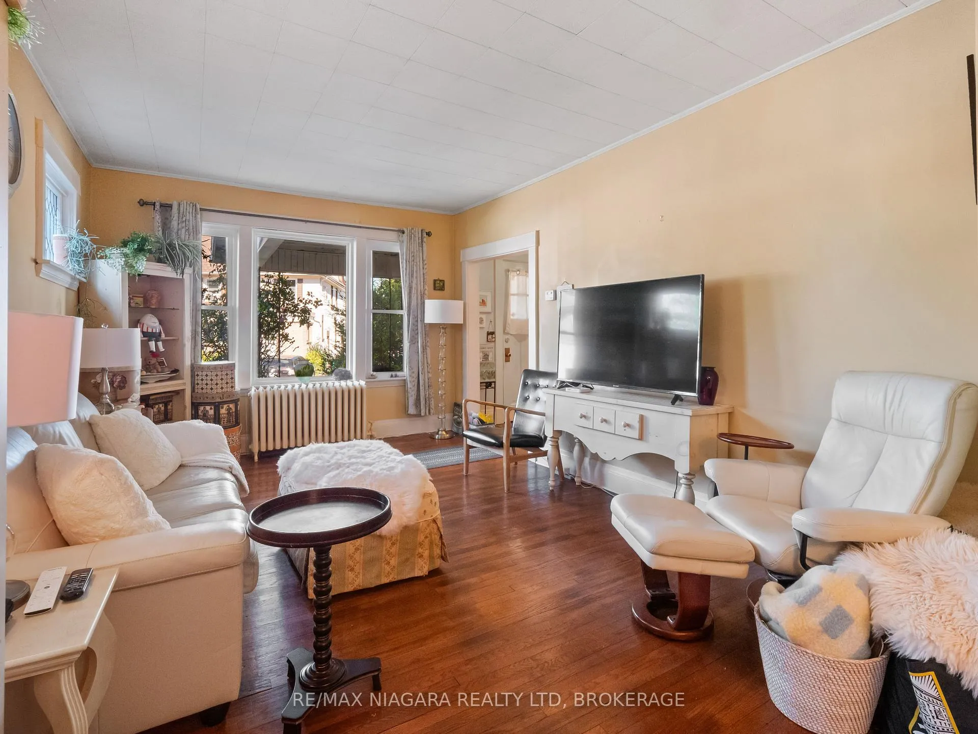 Photo 9 of 4722 Ryerson Crescent, Niagara Falls, Downtown — HOMEH