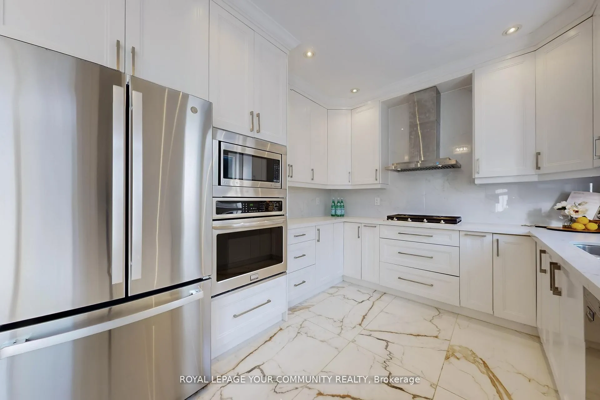Photo 3 of 10 Auburndale Drive, Vaughan, Patterson — HOMEH
