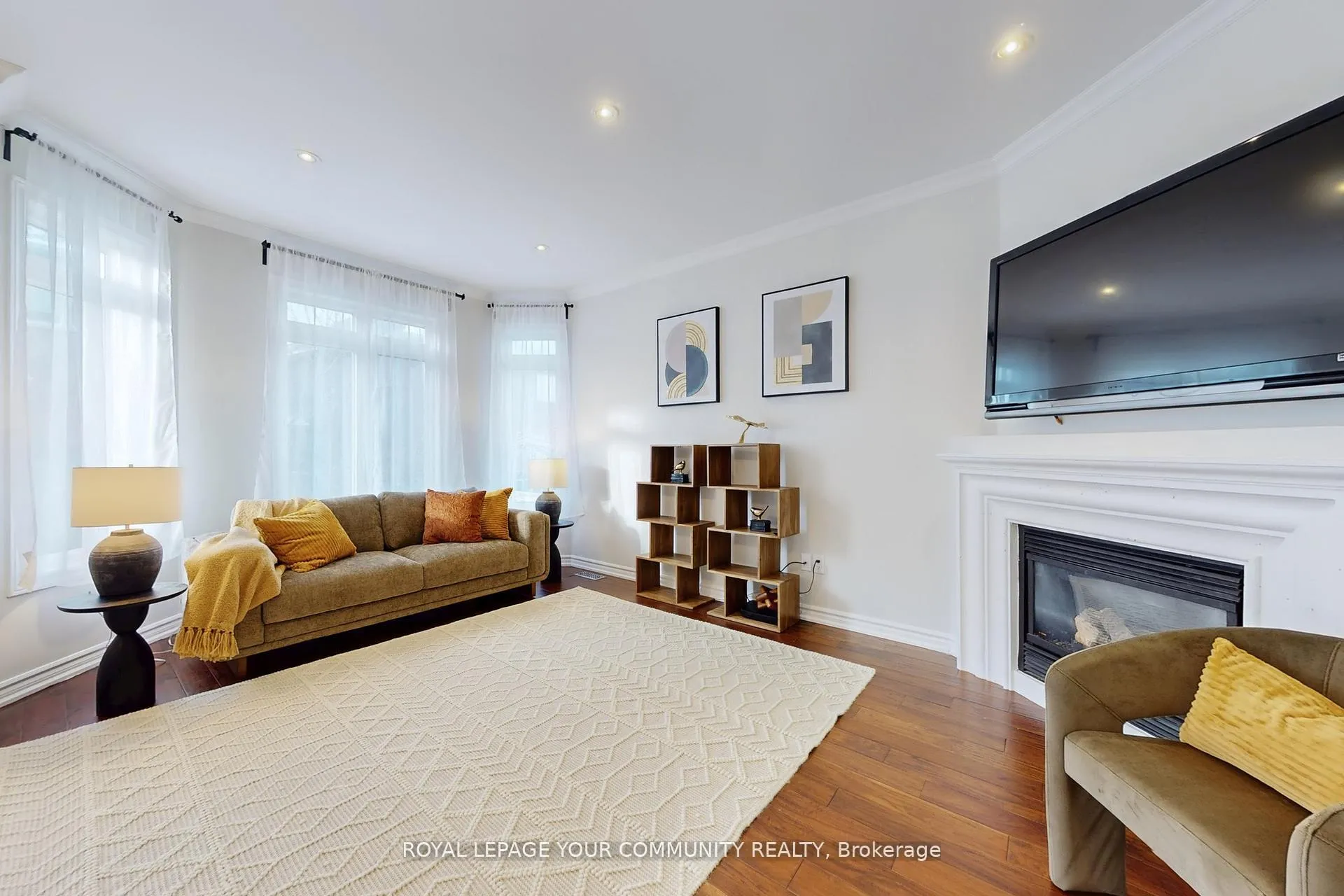 Photo 9 of 10 Auburndale Drive, Vaughan, Patterson — HOMEH