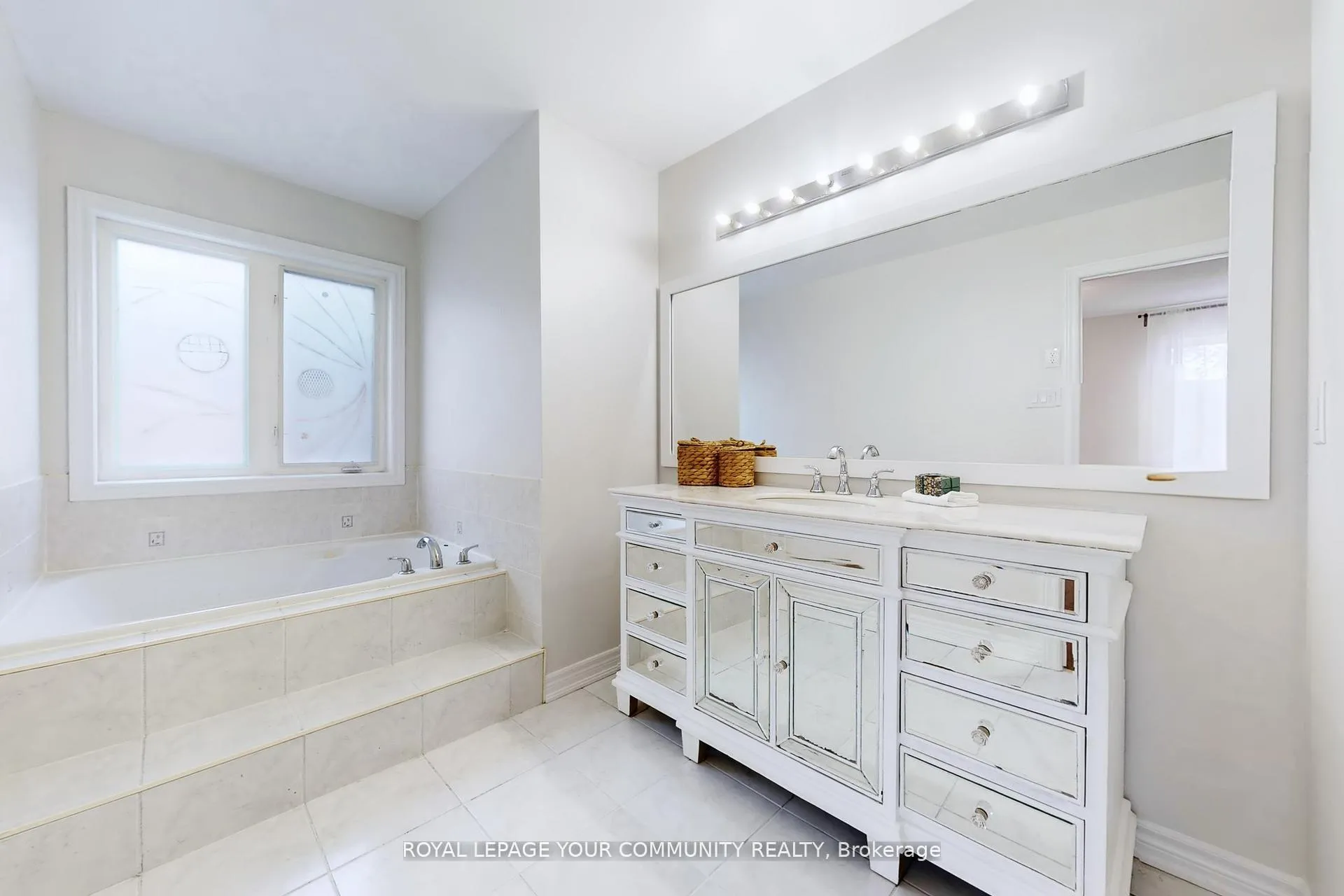 Photo 16 of 10 Auburndale Drive, Vaughan, Patterson — HOMEH
