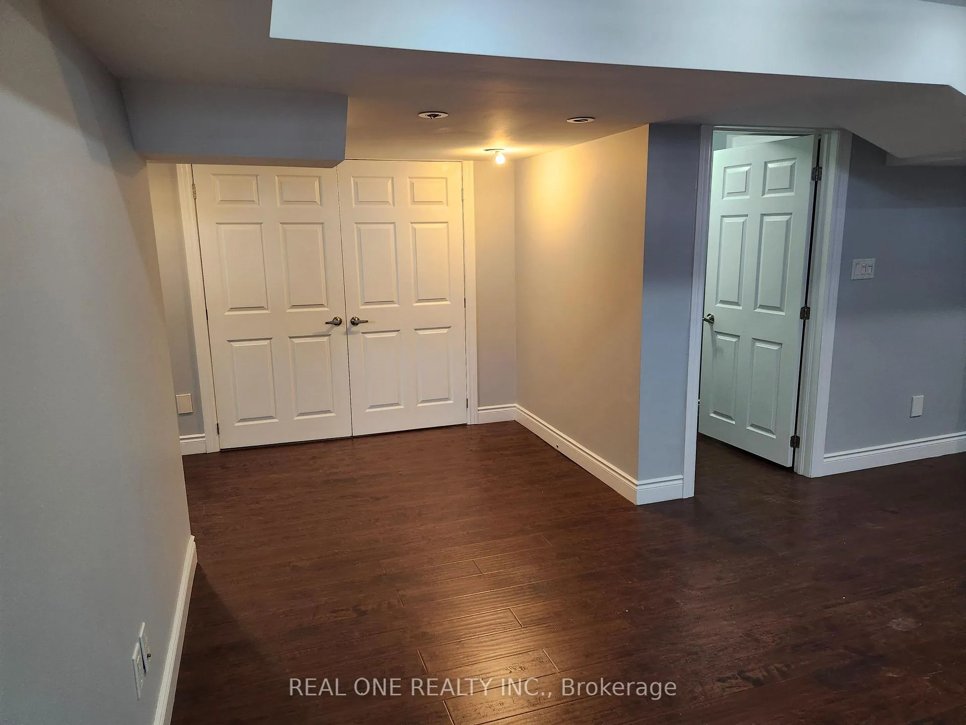 Photo 4 of 107 Golden Orchard(Bsmt) Rd, Vaughan, Patterson — HOMEH