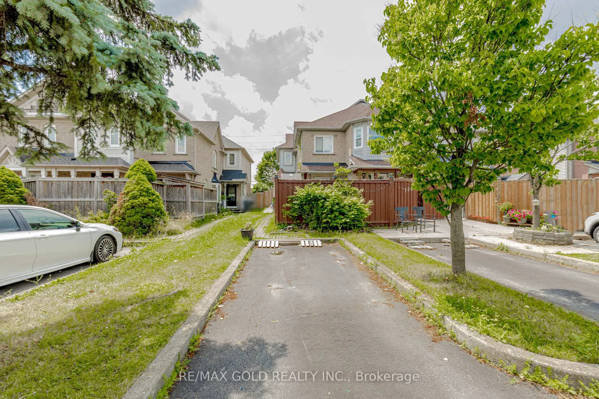 Photo 2 of 139 Chipmunk Crescent, Brampton, Sandringham-Wellington — HOMEH
