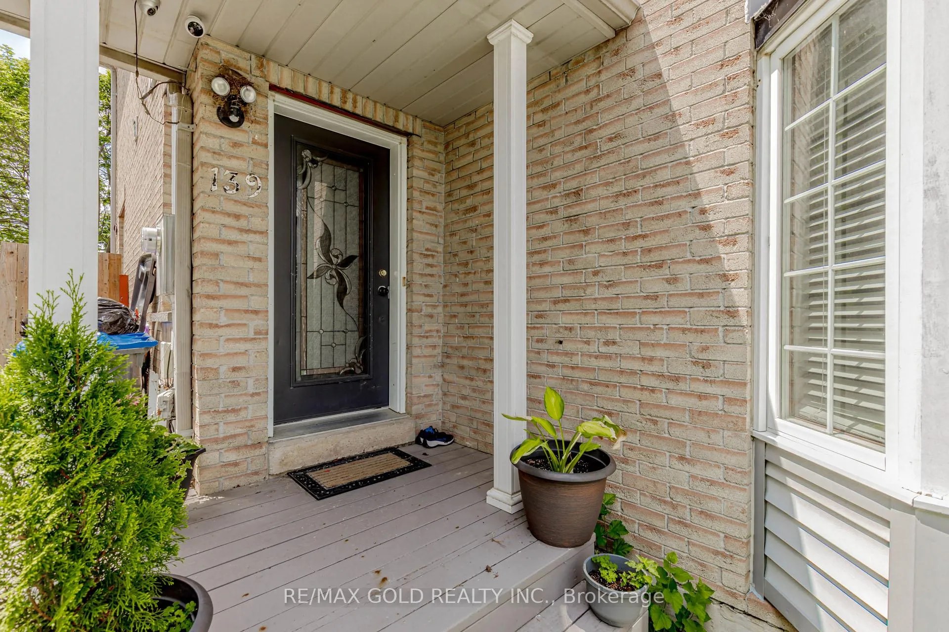 Photo 4 of 139 Chipmunk Crescent, Brampton, Sandringham-Wellington — HOMEH