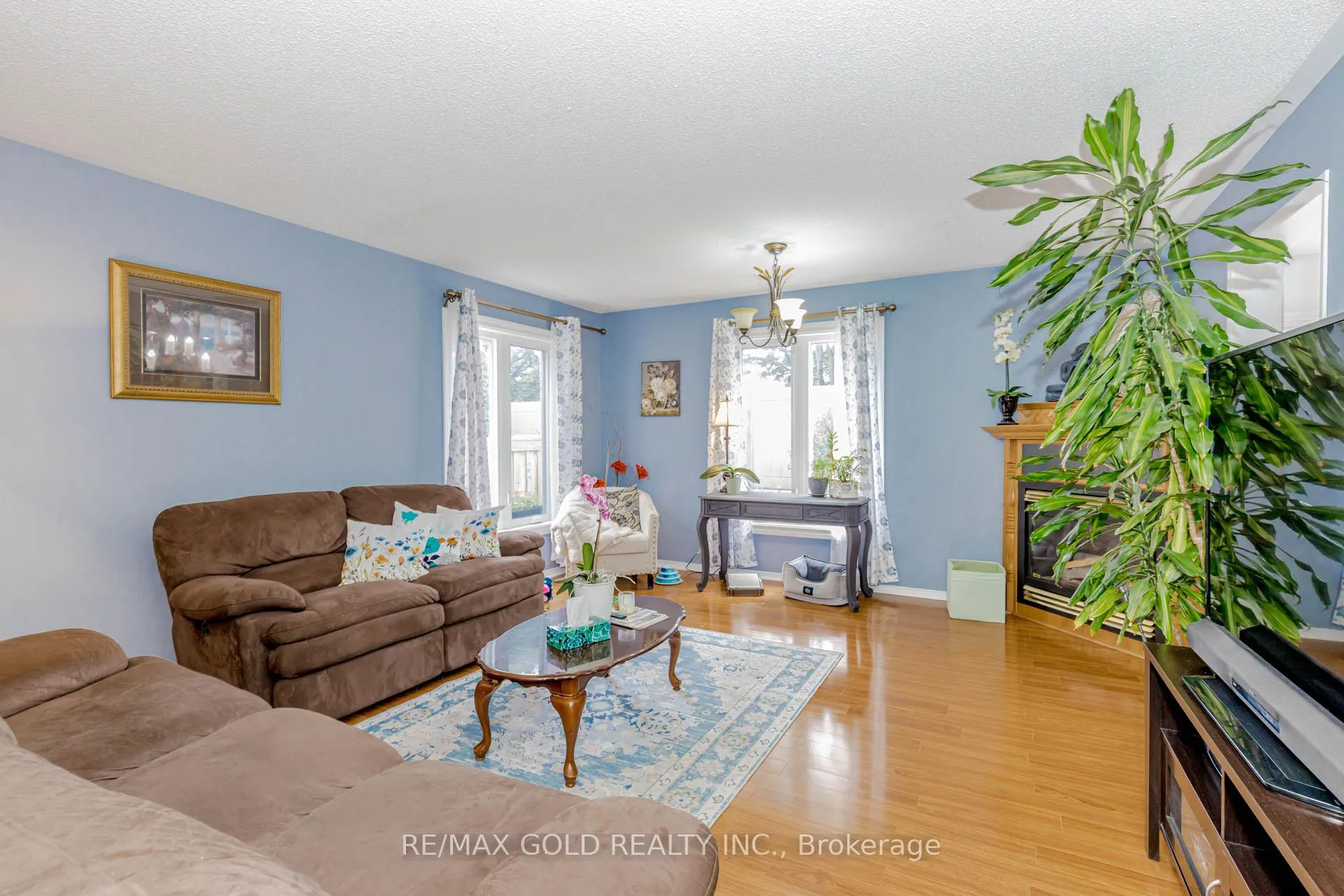 Photo 5 of 139 Chipmunk Crescent, Brampton, Sandringham-Wellington — HOMEH
