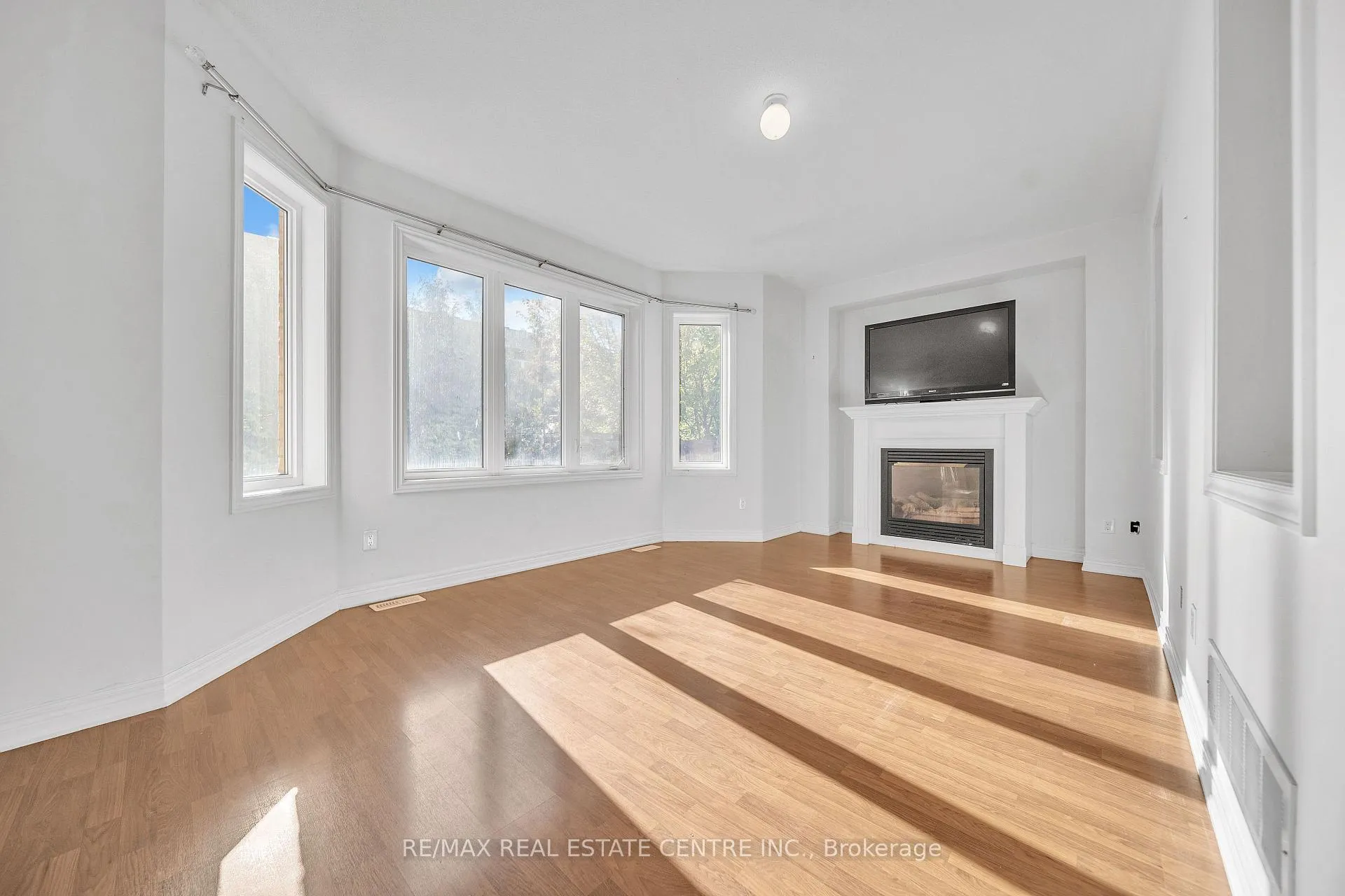 Photo 10 of 450 Tilt Point, Milton, Scott — HOMEH