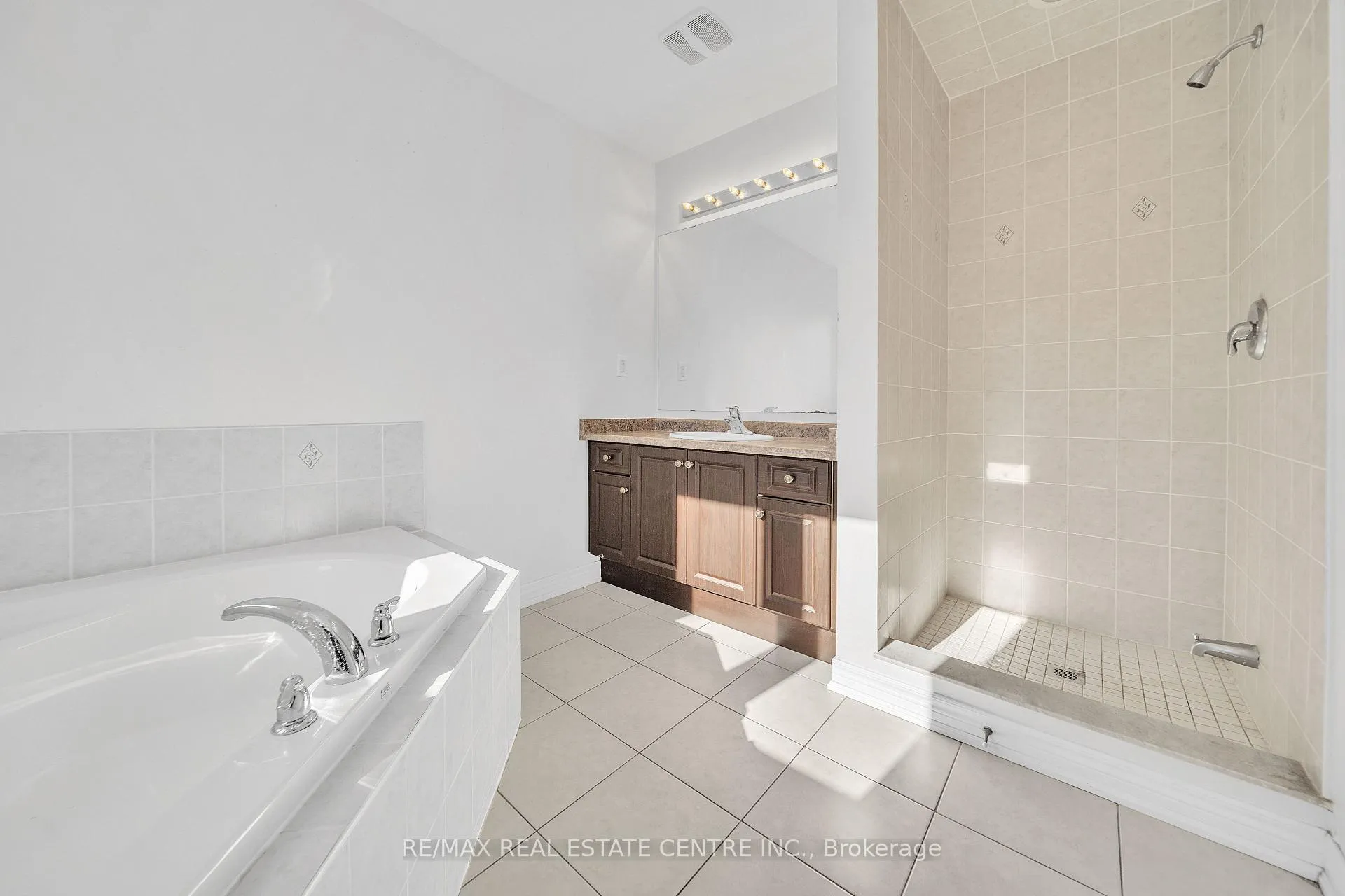 Photo 25 of 450 Tilt Point, Milton, Scott — HOMEH