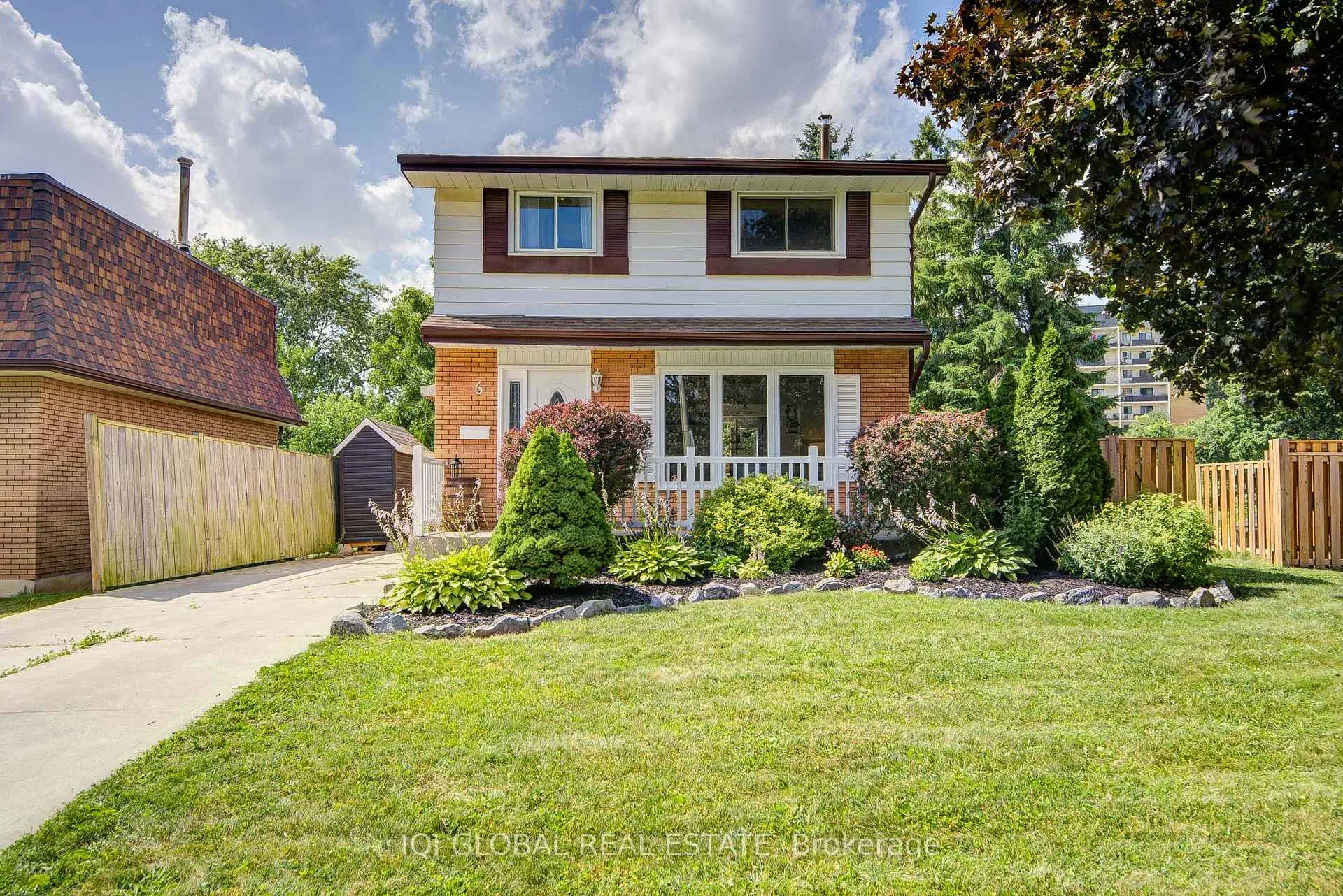 Photo 2 of 6 Arrowhead Crescent, Kitchener — HOMEH
