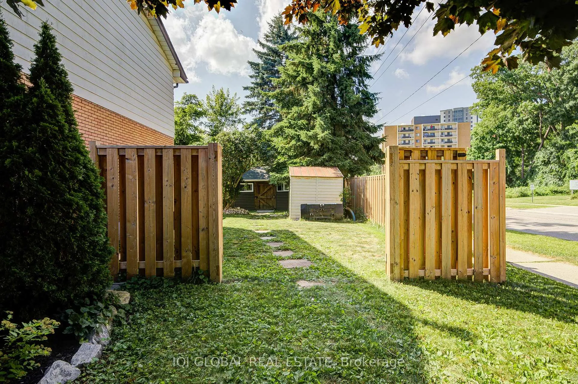 Photo 35 of 6 Arrowhead Crescent, Kitchener — HOMEH