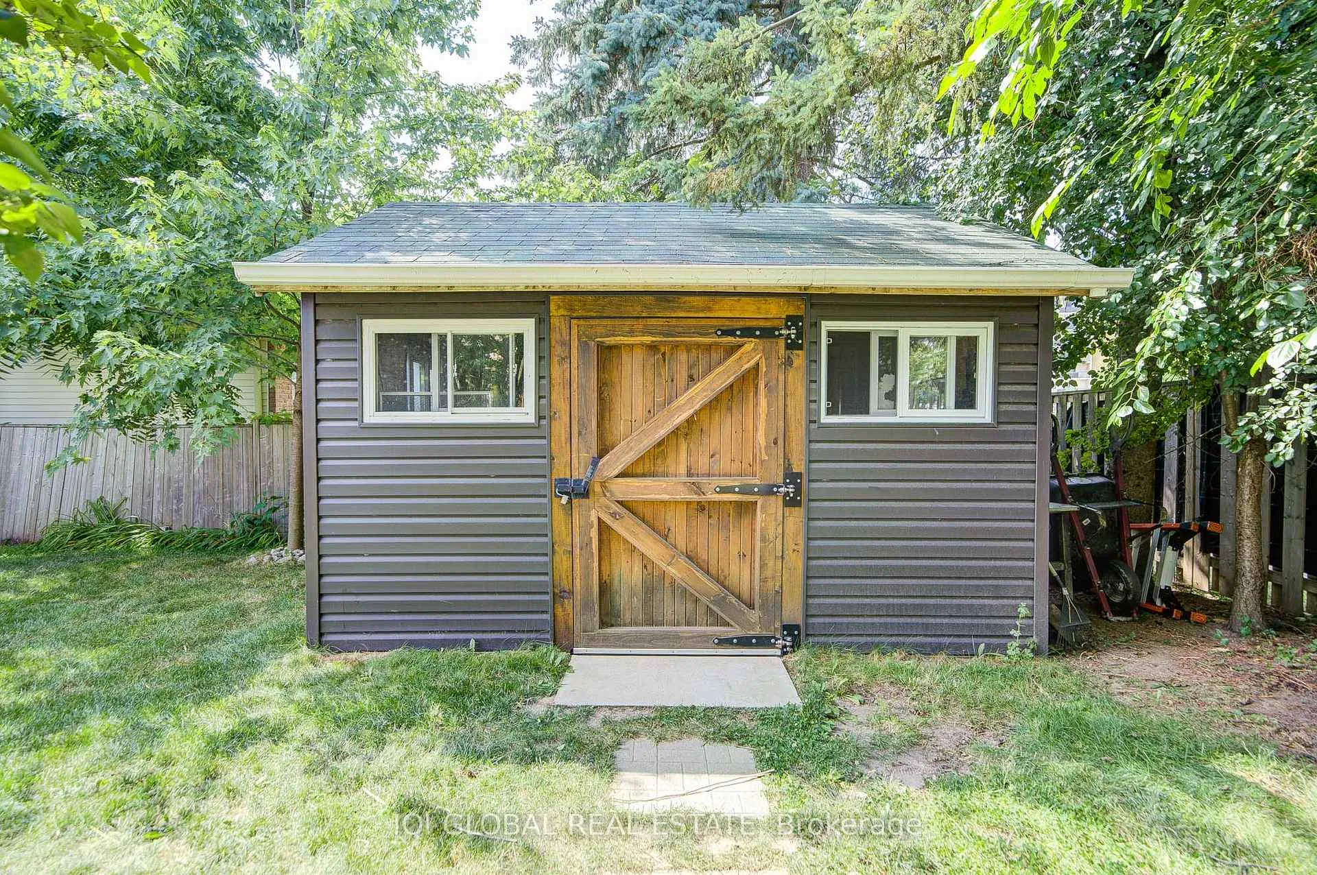 Photo 37 of 6 Arrowhead Crescent, Kitchener — HOMEH