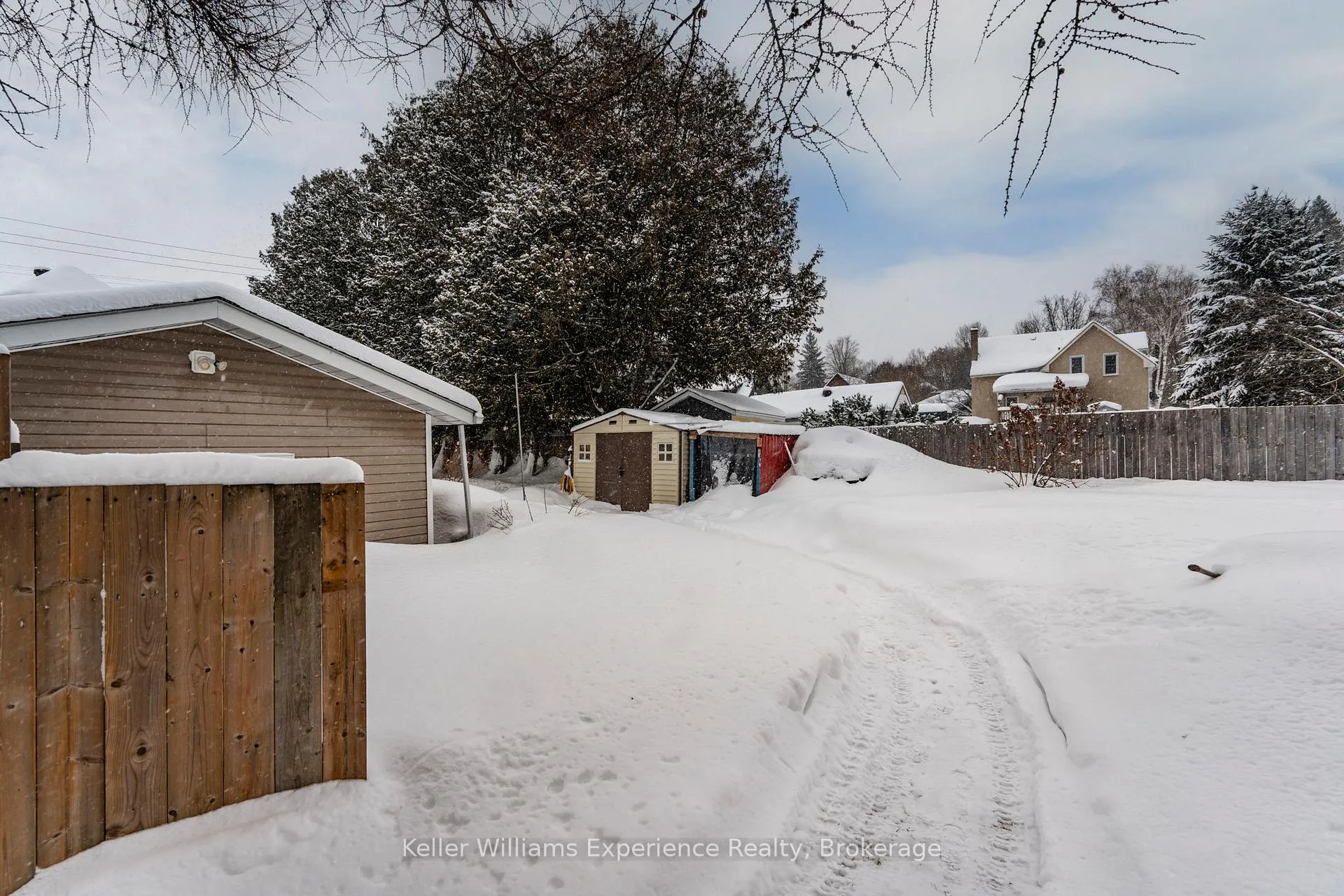 Photo 33 of 196 Fourth Street, Midland — HOMEH
