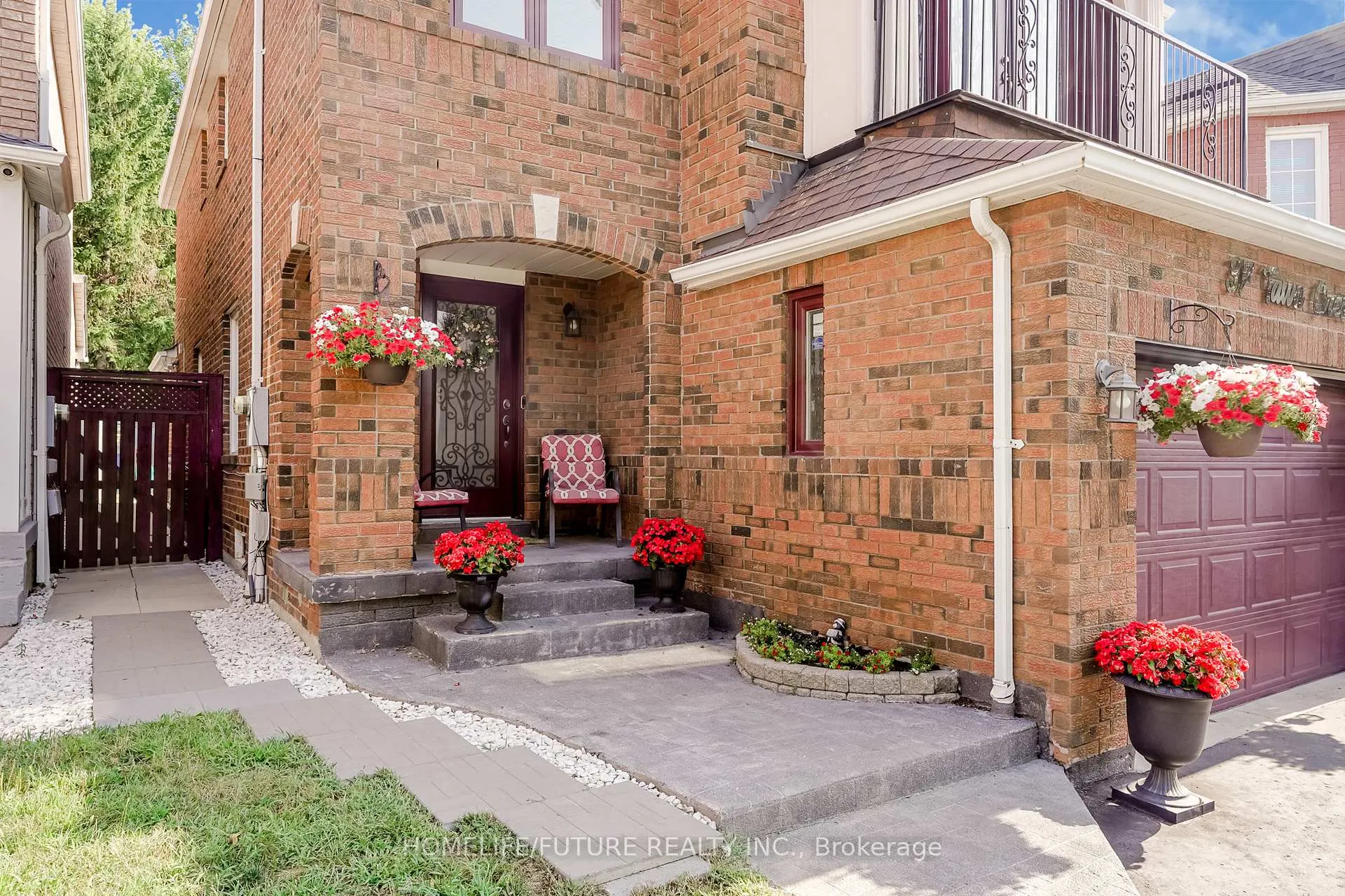 Photo 3 of 37 Tawn Crescent, Ajax, Central — HOMEH