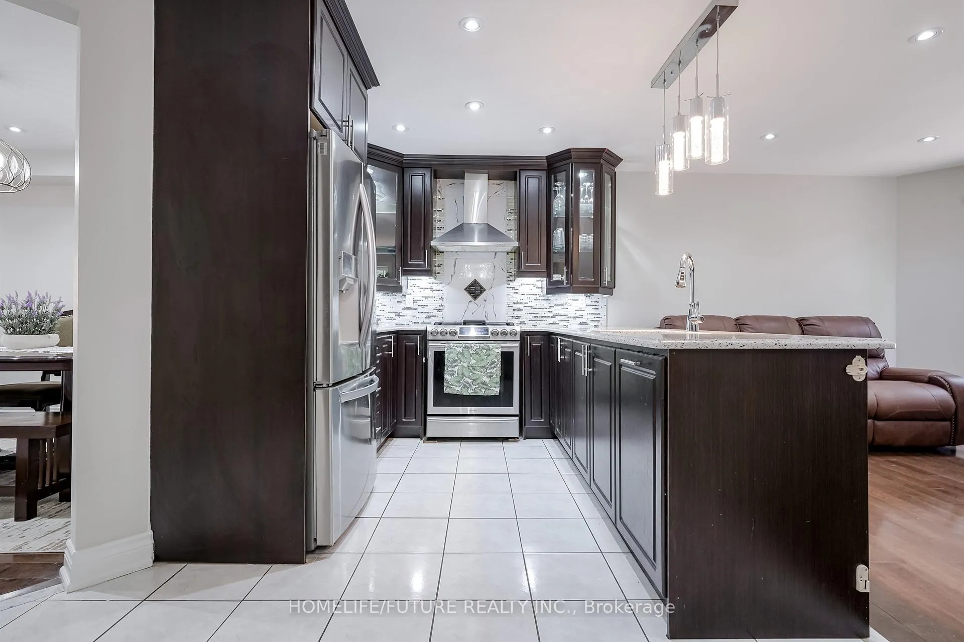 Photo 13 of 37 Tawn Crescent, Ajax, Central — HOMEH