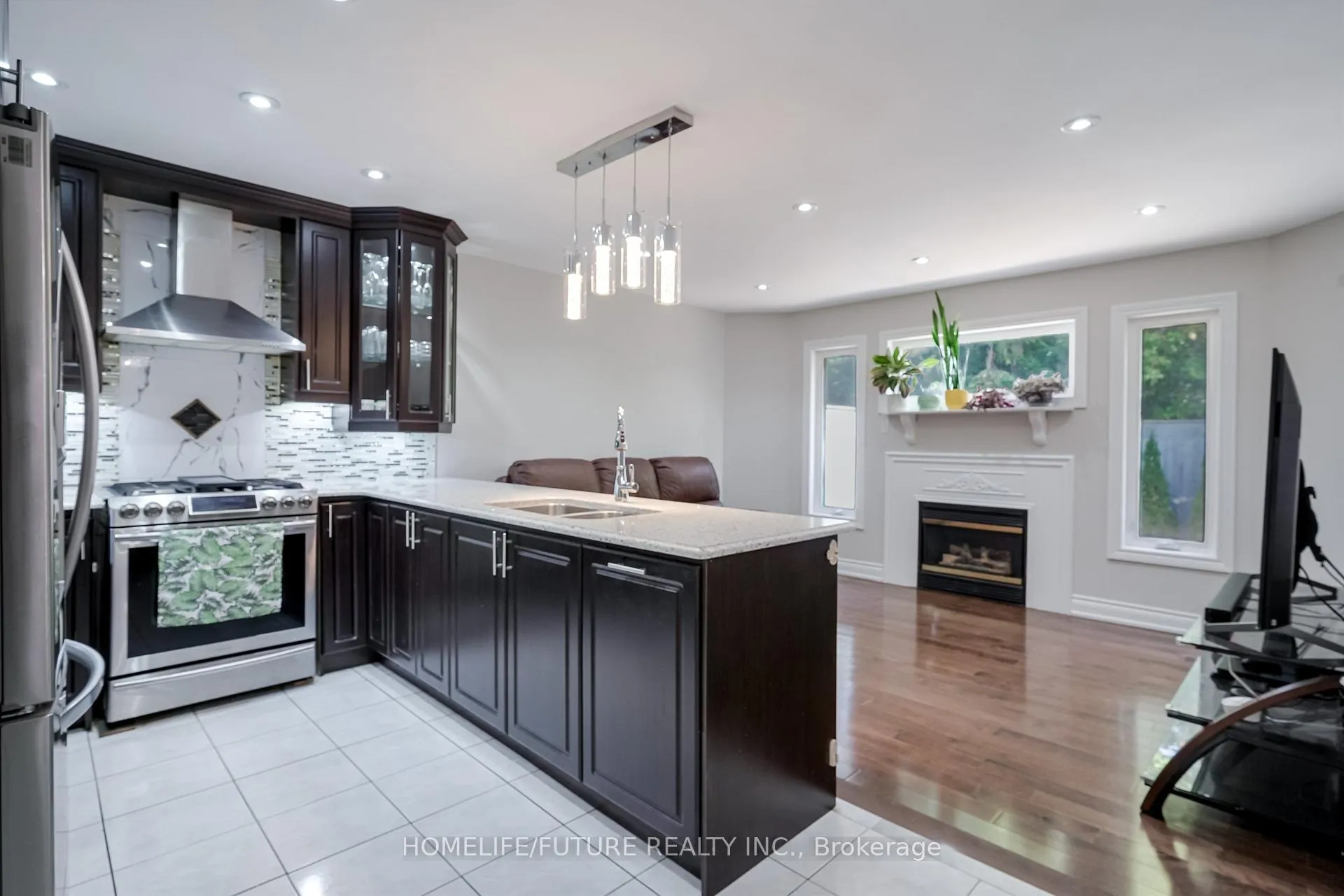 Photo 14 of 37 Tawn Crescent, Ajax, Central — HOMEH