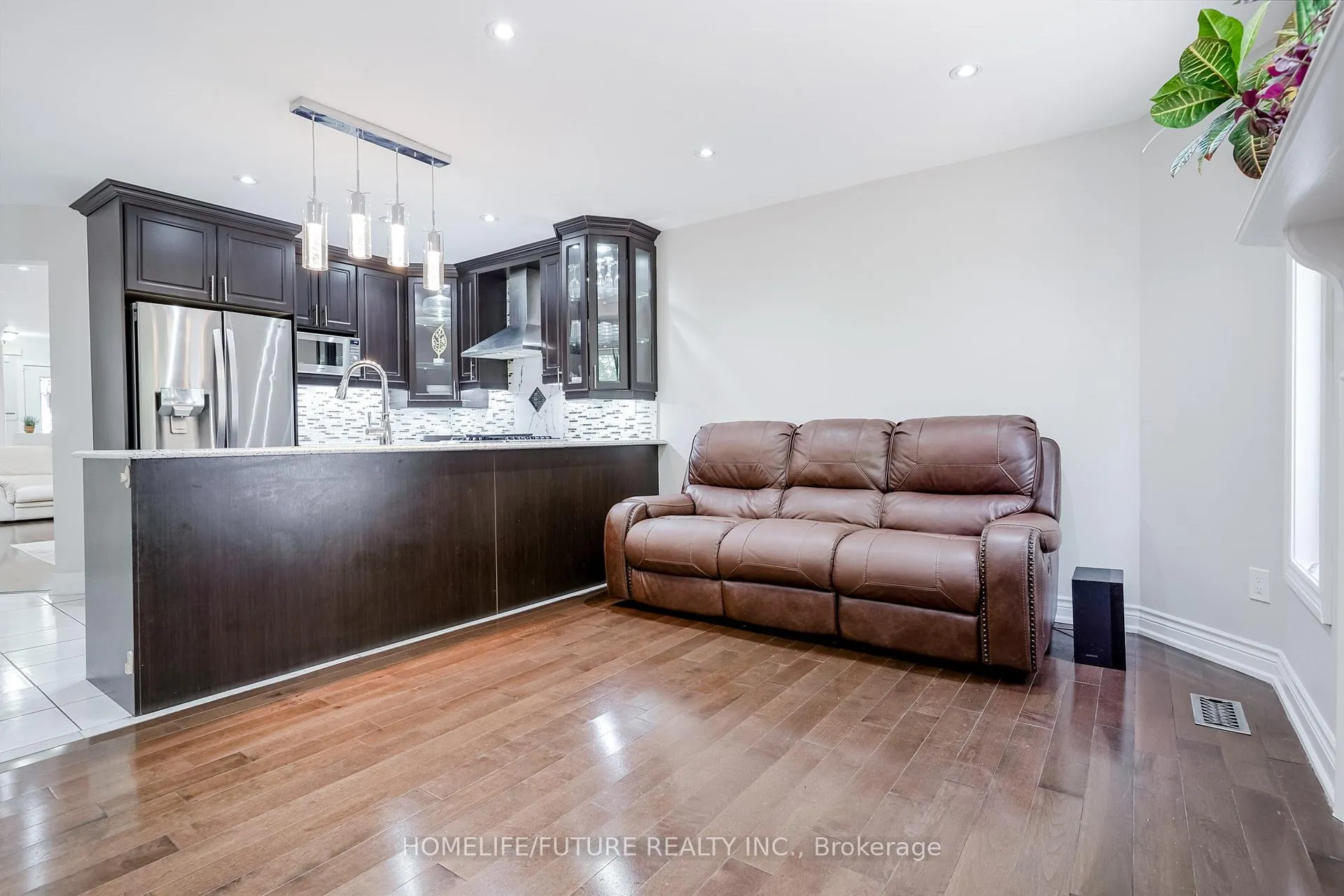 Photo 21 of 37 Tawn Crescent, Ajax, Central — HOMEH