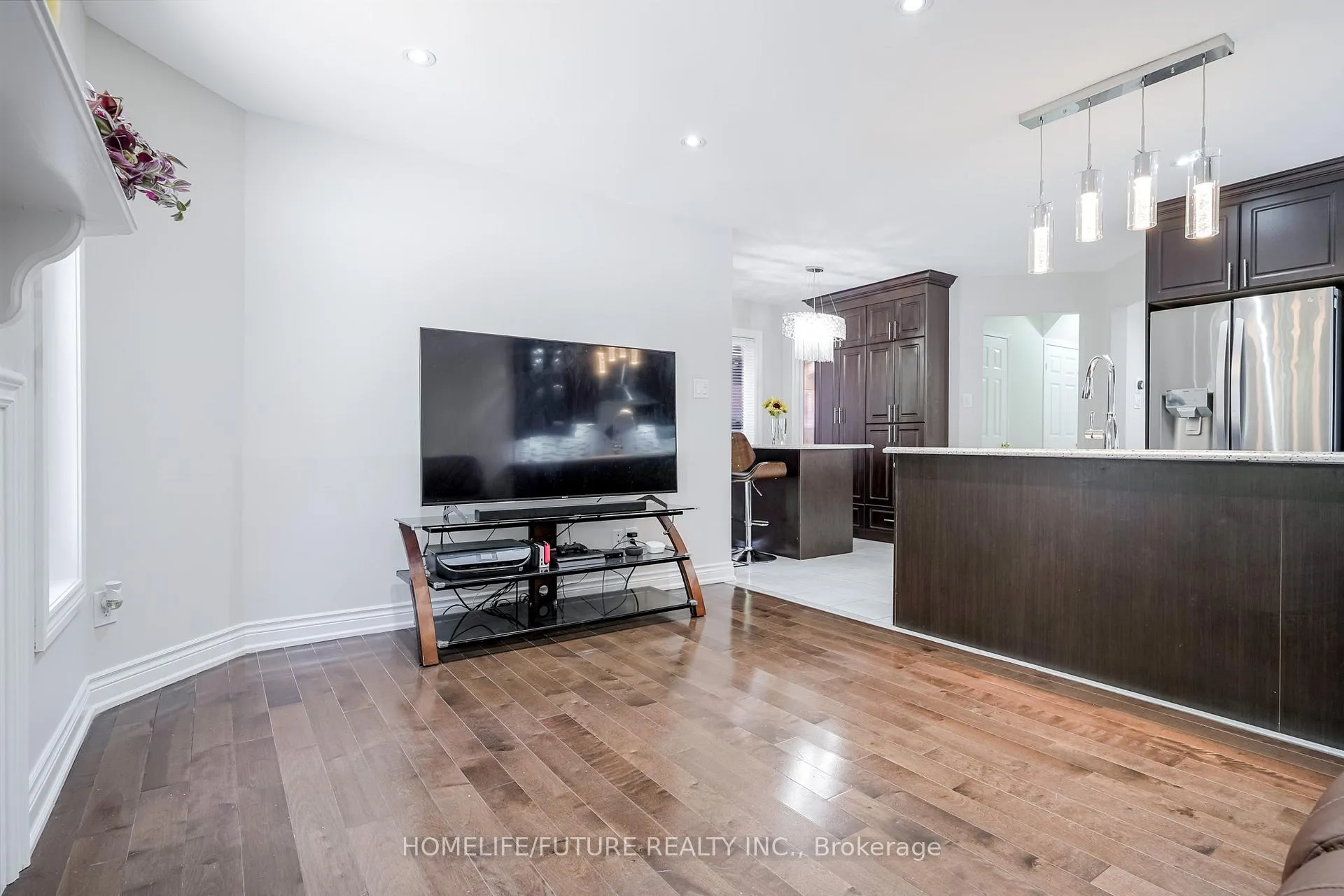 Photo 23 of 37 Tawn Crescent, Ajax, Central — HOMEH