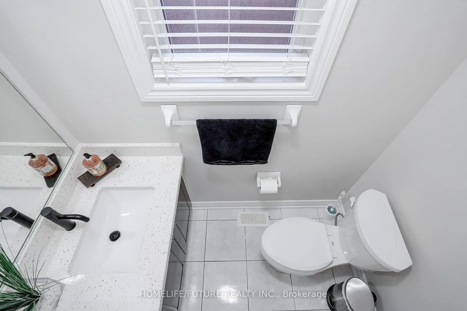 Photo 24 of 37 Tawn Crescent, Ajax, Central — HOMEH