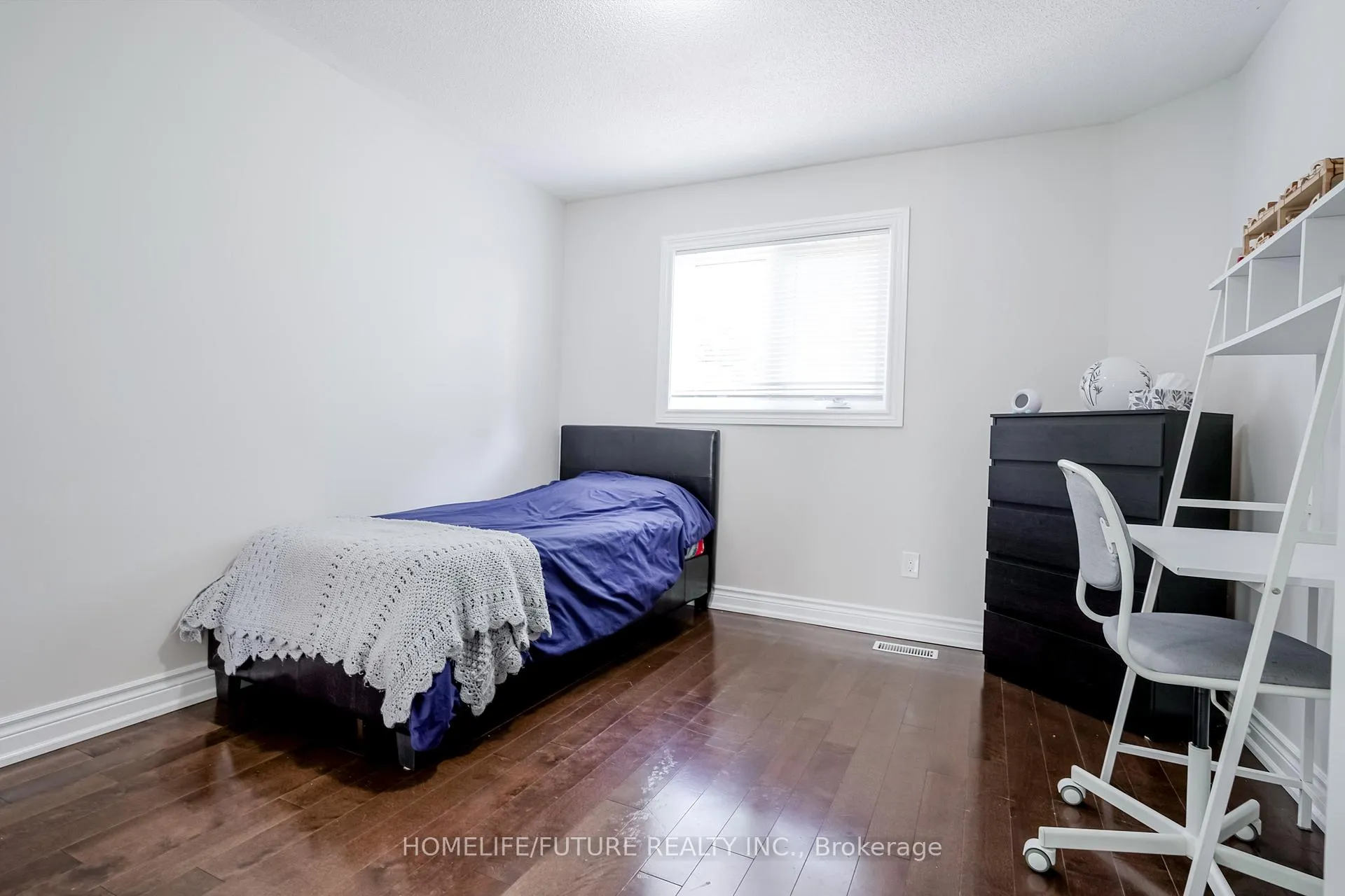 Photo 35 of 37 Tawn Crescent, Ajax, Central — HOMEH