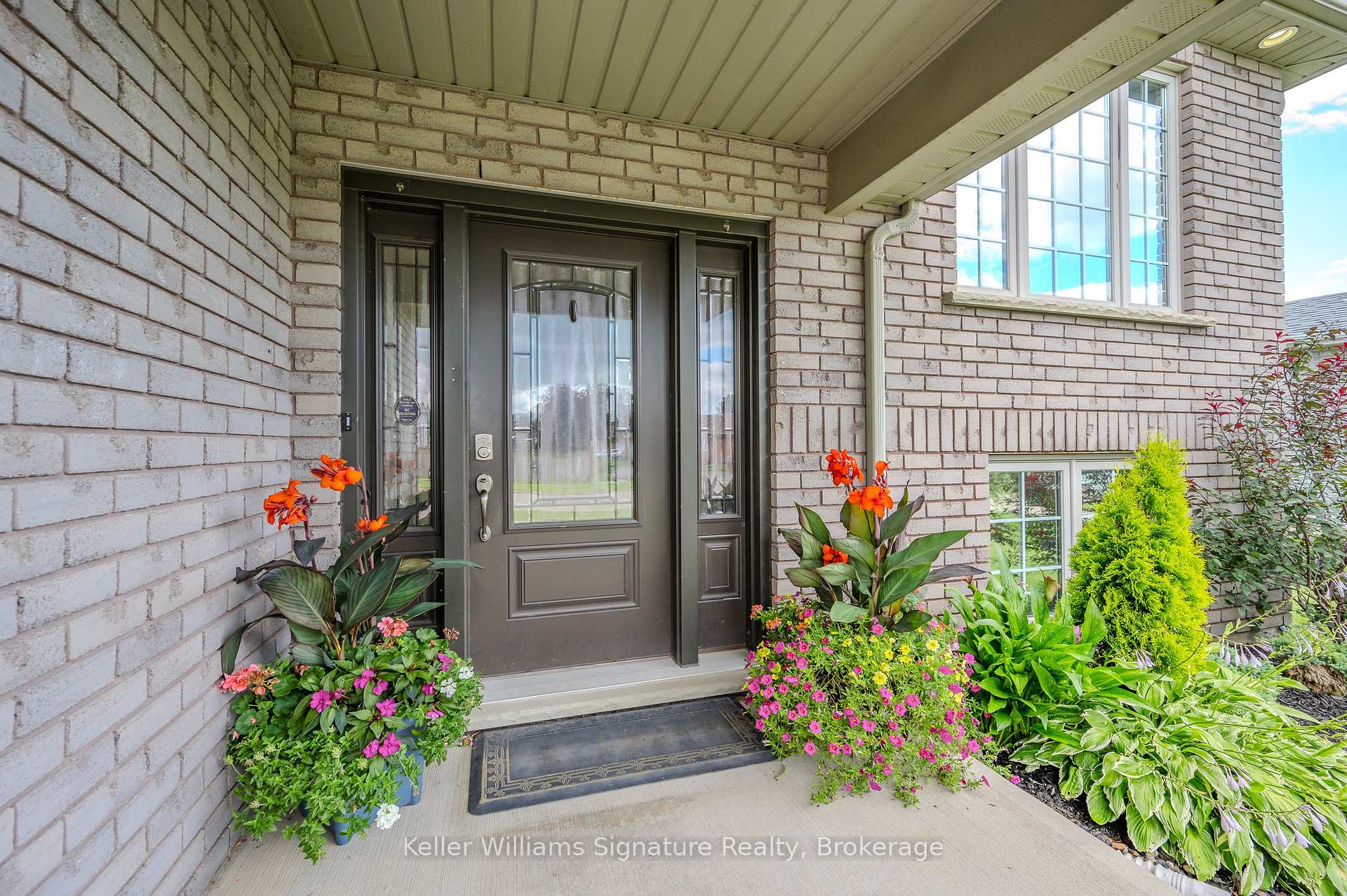 Photo 3 of 59 Whitlaw Way, Brant, Paris — HOMEH
