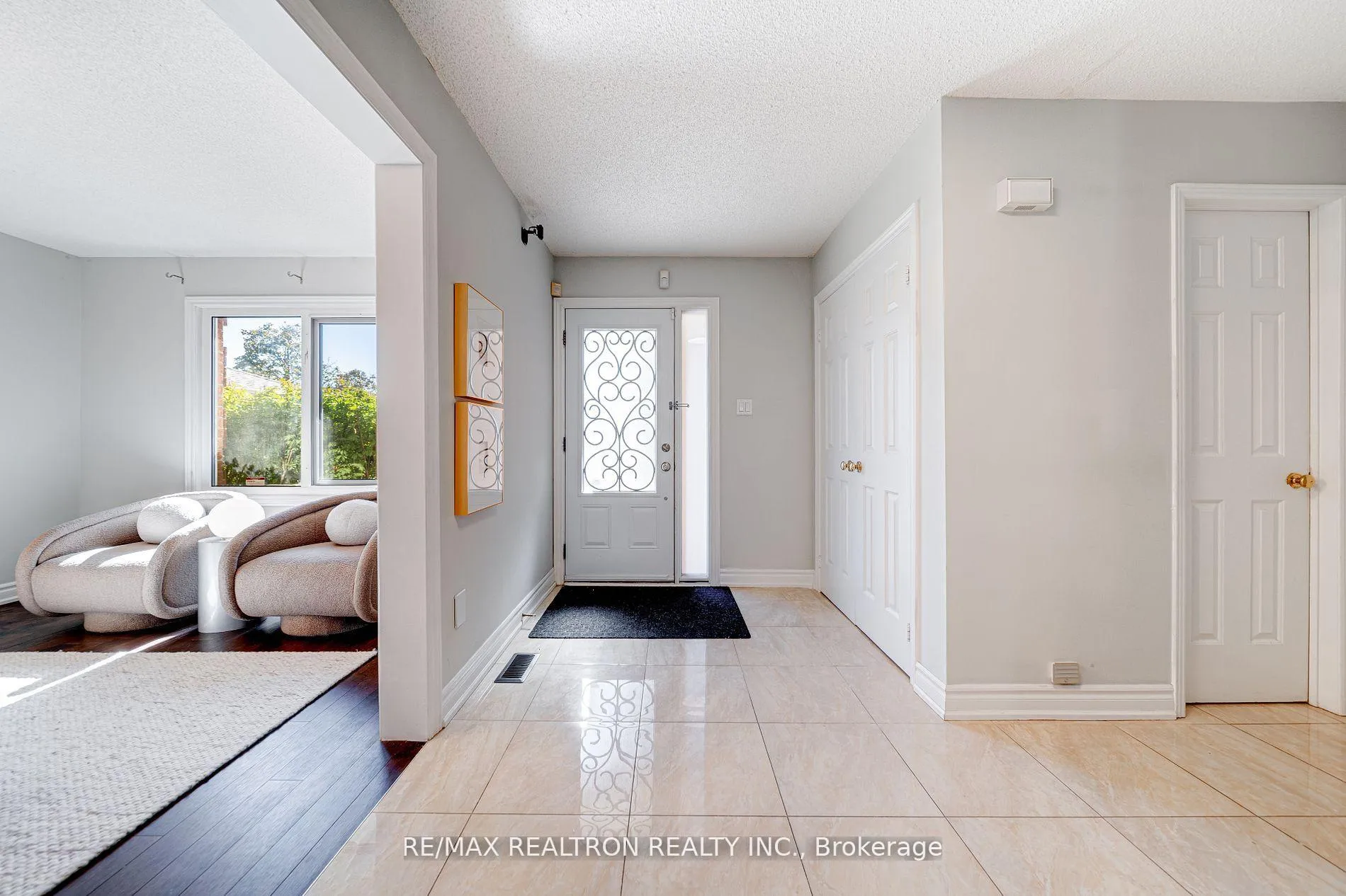 Photo 4 of 261 Hollingham Road, Markham, Unionville — HOMEH