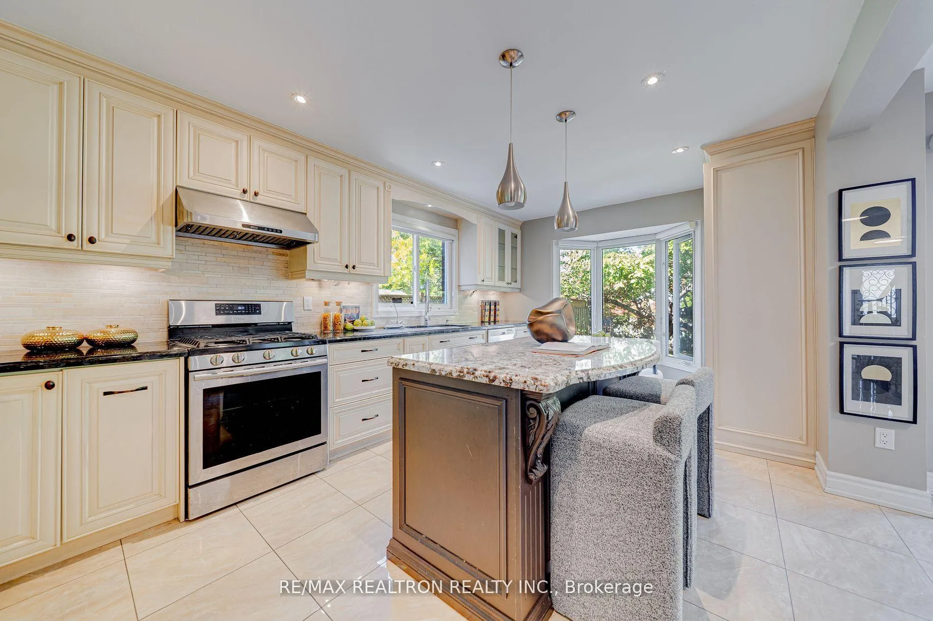 Photo 13 of 261 Hollingham Road, Markham, Unionville — HOMEH