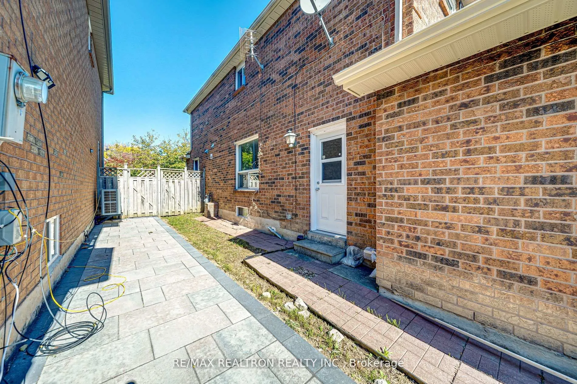Photo 37 of 261 Hollingham Road, Markham, Unionville — HOMEH