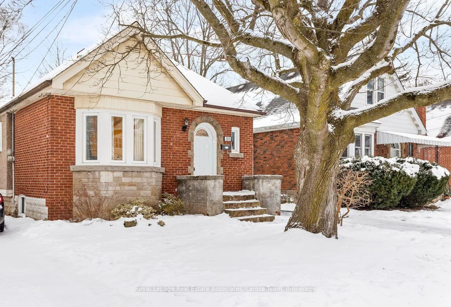 Photo 2 of 103 Haddon Avenue S, Hamilton, Ainslie Wood — HOMEH