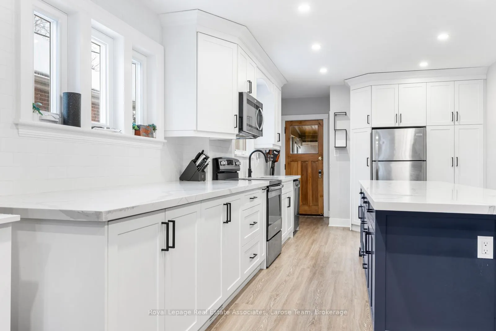 Photo 7 of 103 Haddon Avenue S, Hamilton, Ainslie Wood — HOMEH