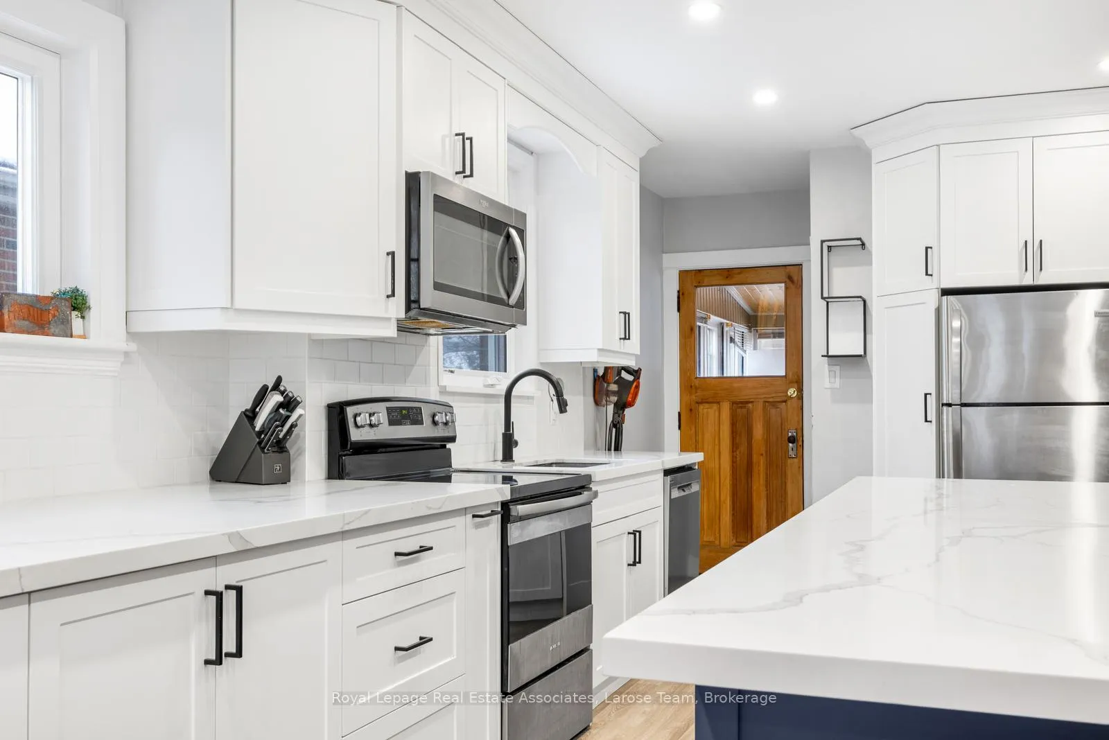 Photo 10 of 103 Haddon Avenue S, Hamilton, Ainslie Wood — HOMEH