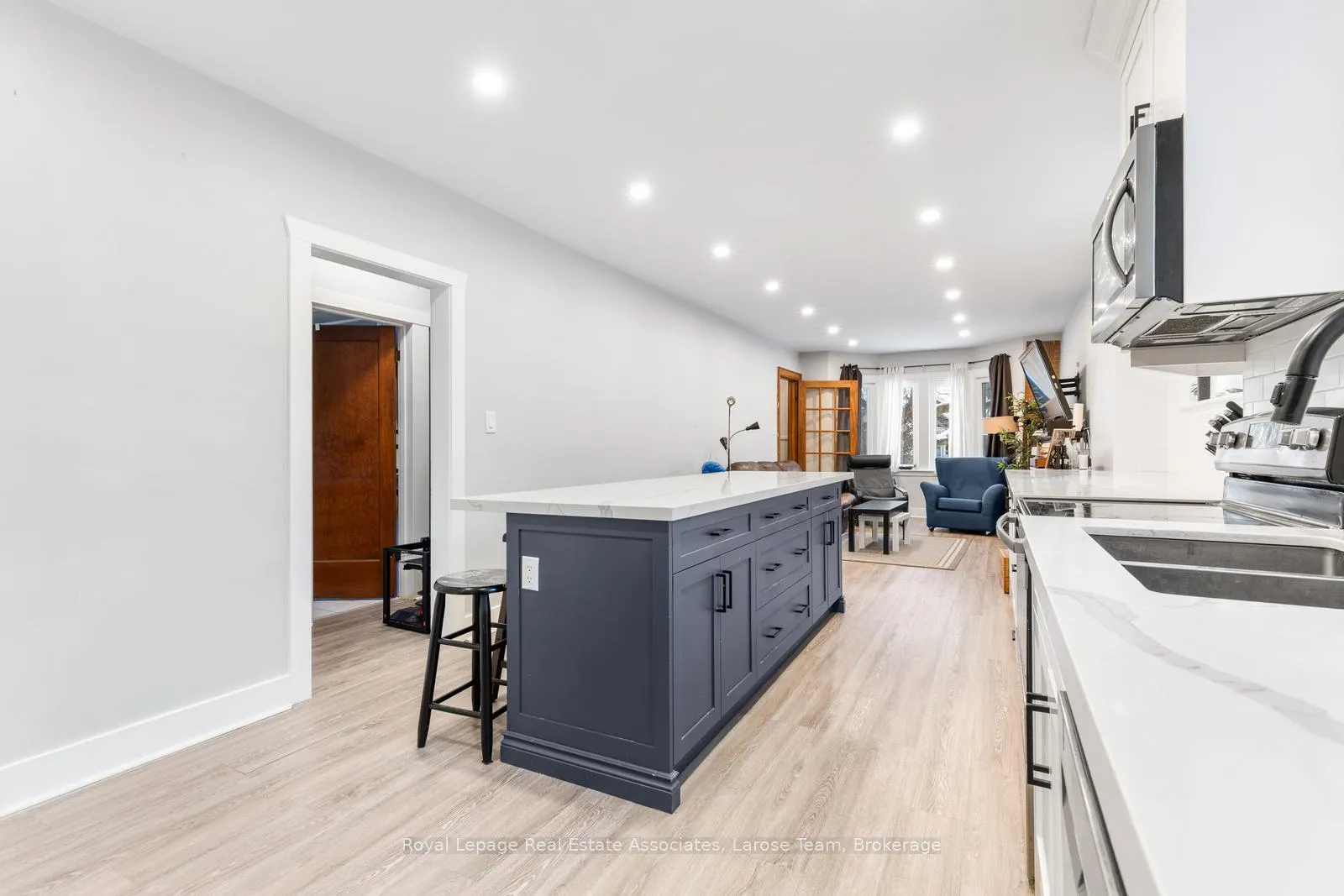 Photo 12 of 103 Haddon Avenue S, Hamilton, Ainslie Wood — HOMEH