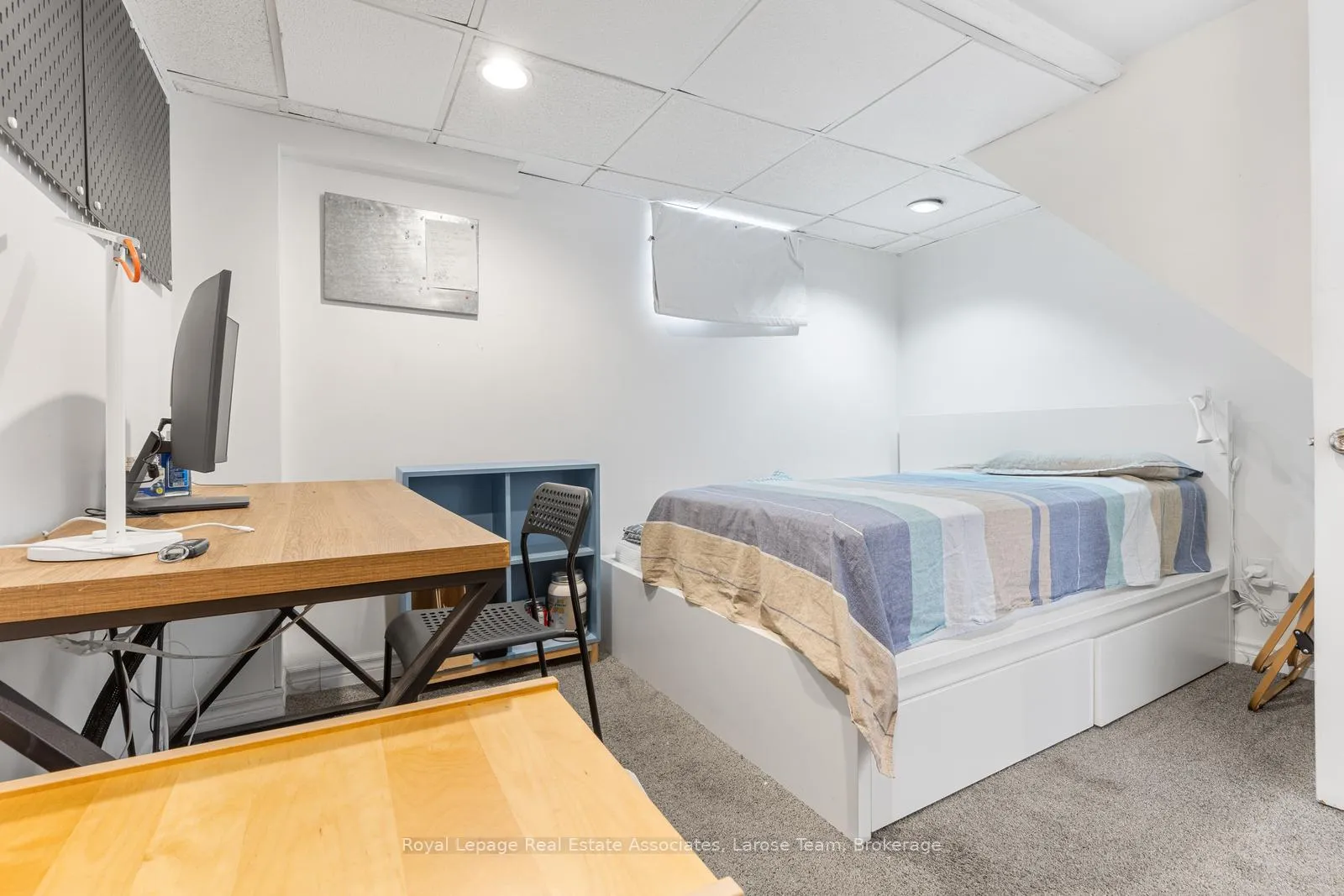 Photo 18 of 103 Haddon Avenue S, Hamilton, Ainslie Wood — HOMEH