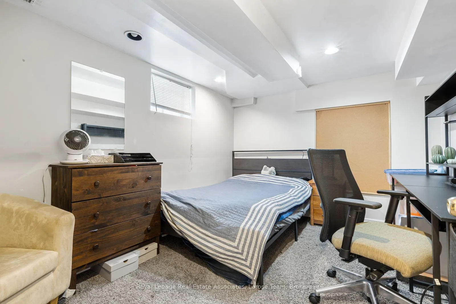 Photo 20 of 103 Haddon Avenue S, Hamilton, Ainslie Wood — HOMEH