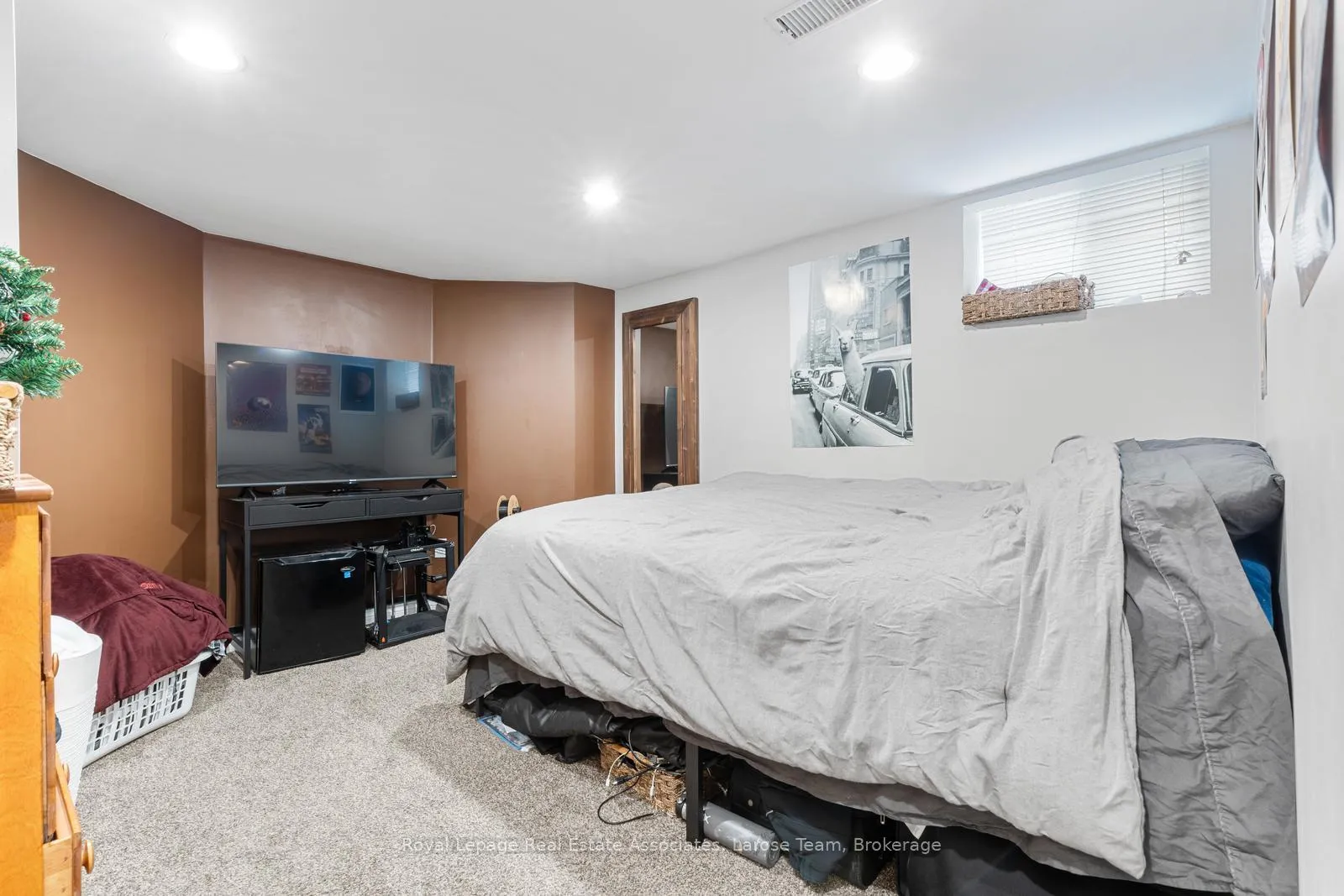 Photo 21 of 103 Haddon Avenue S, Hamilton, Ainslie Wood — HOMEH