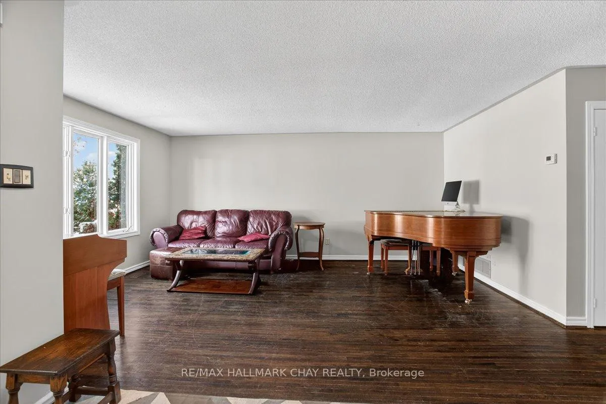 Photo 4 of 8 Chestnut Court, Barrie, Cundles East — HOMEH