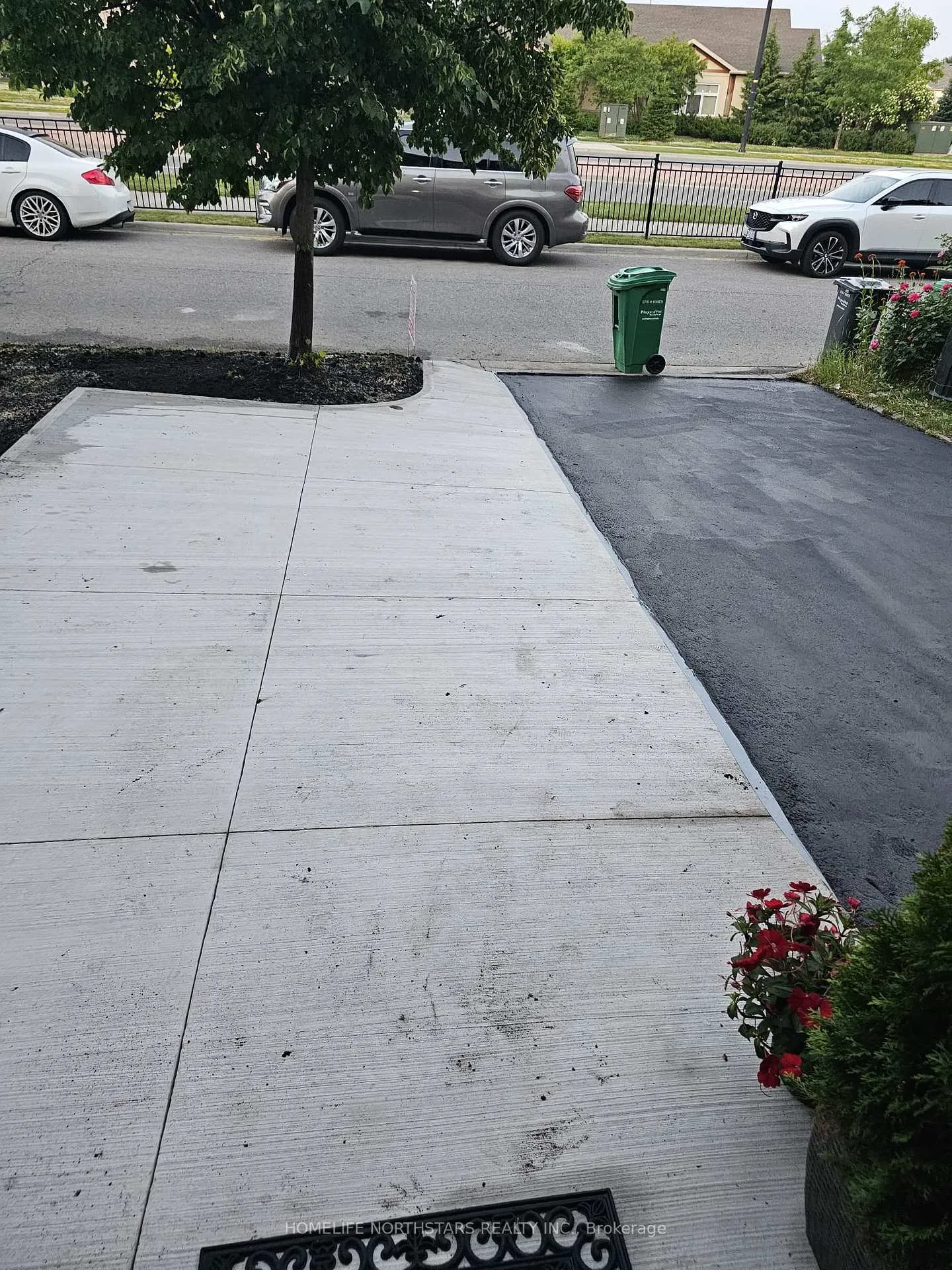 Photo 6 of 74 Memory Lane, Brampton, Northwest Brampton — HOMEH