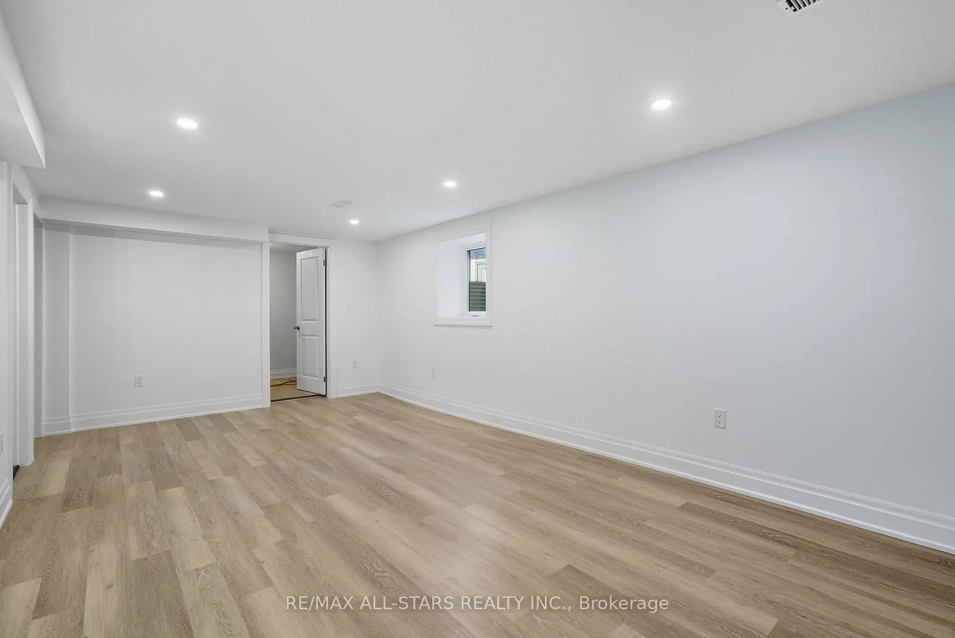 Photo 32 of 29 Patrick Drive, Aurora, Aurora Highlands — HOMEH