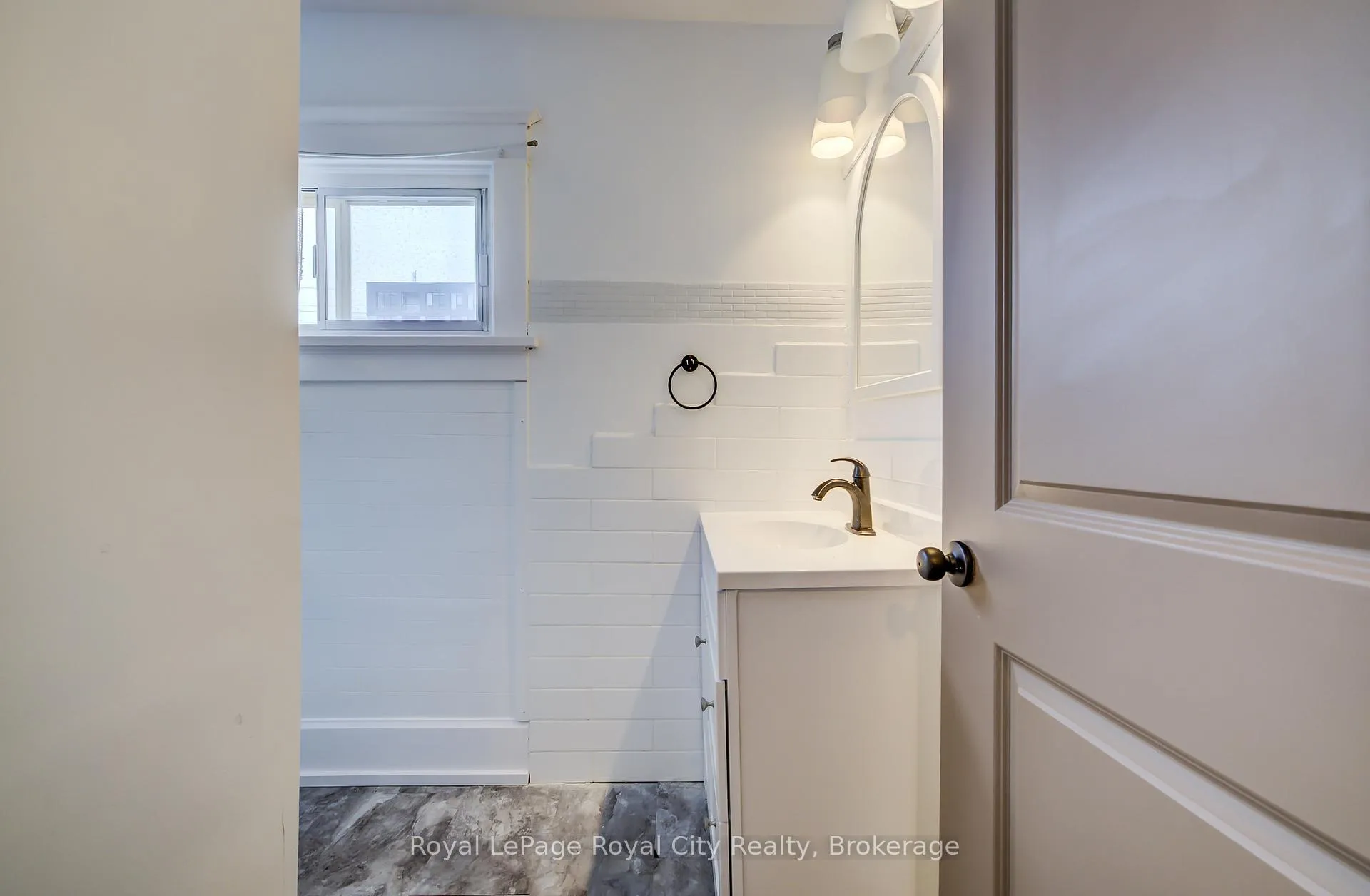 Photo 33 of 18 Shanley Street, Kitchener — HOMEH