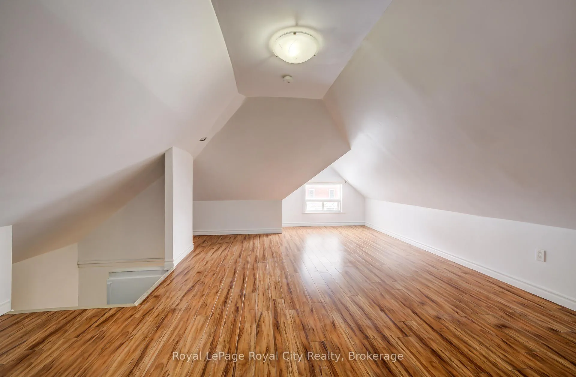 Photo 36 of 18 Shanley Street, Kitchener — HOMEH