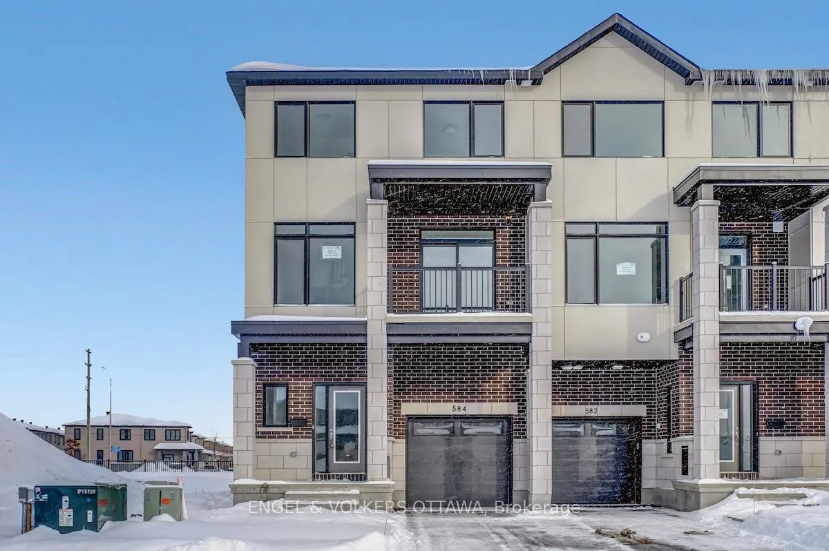 Front of 584 Arbia Ridge
