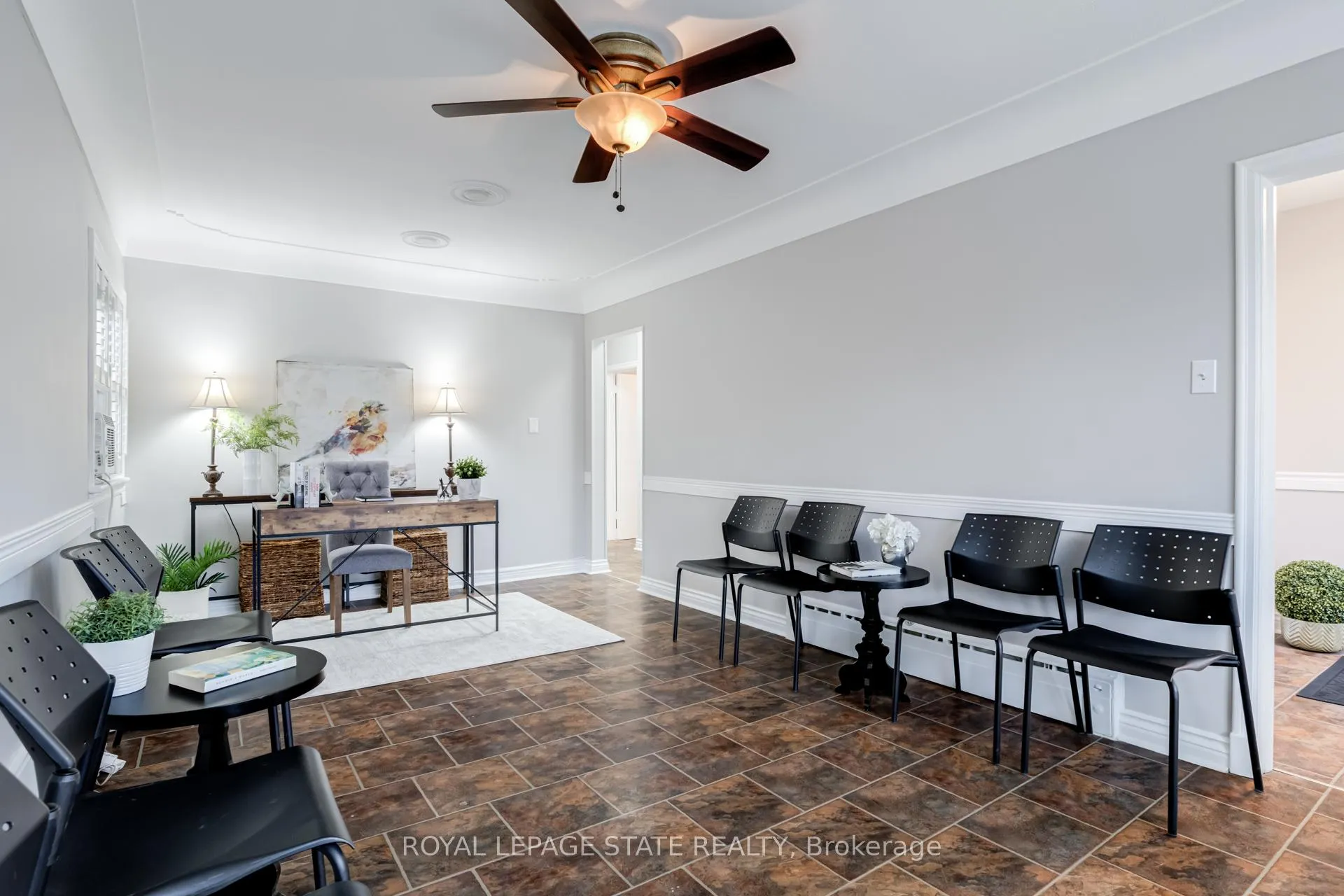 Photo 6 of 15 Empress Avenue, Hamilton, Centremount — HOMEH