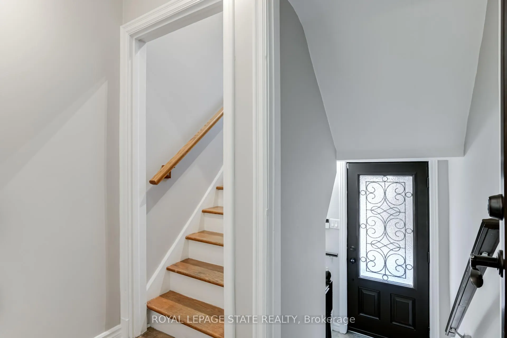 Photo 15 of 15 Empress Avenue, Hamilton, Centremount — HOMEH