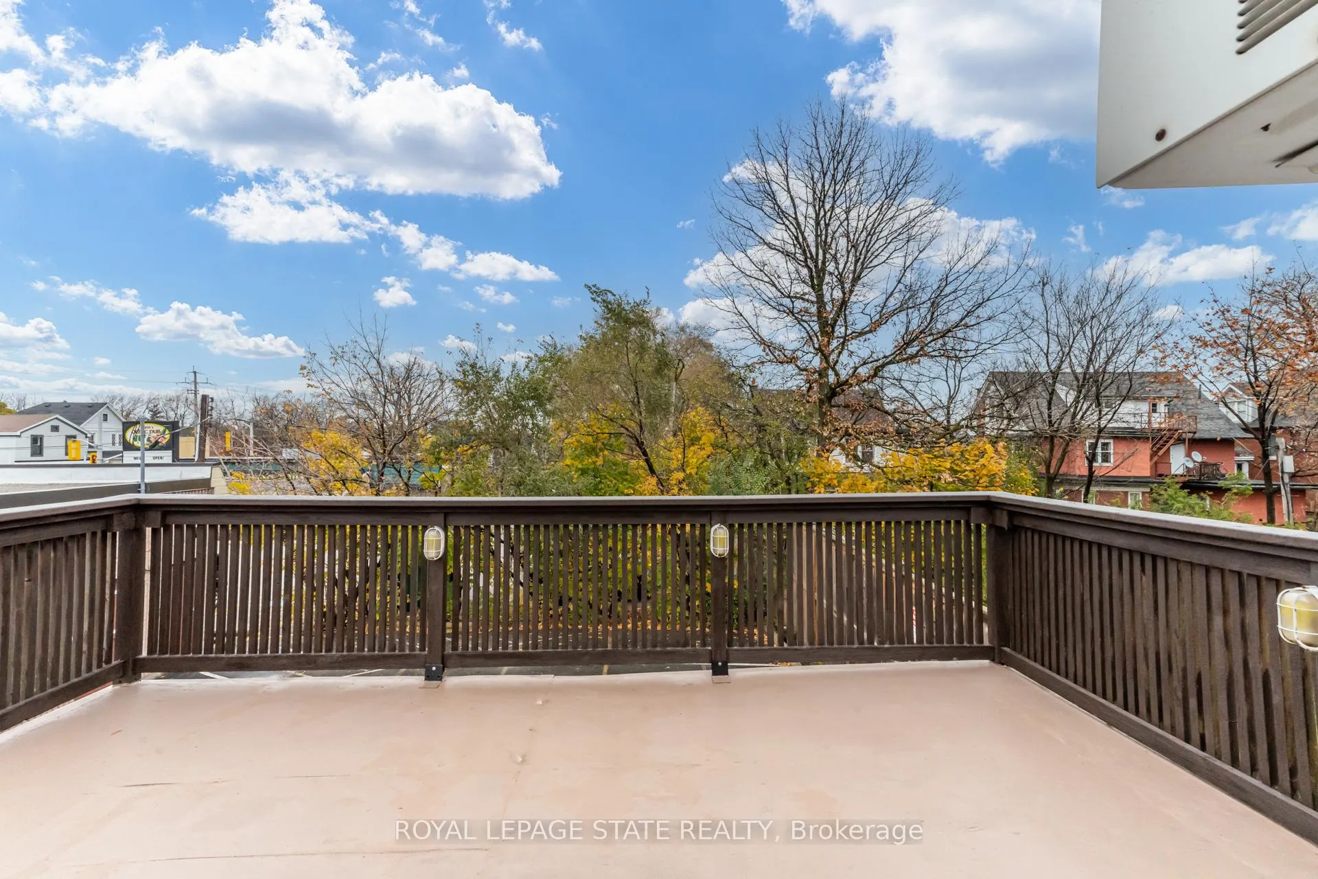 Photo 23 of 15 Empress Avenue, Hamilton, Centremount — HOMEH