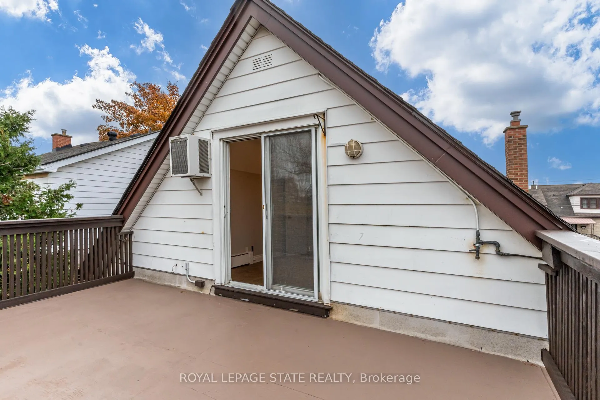 Photo 24 of 15 Empress Avenue, Hamilton, Centremount — HOMEH