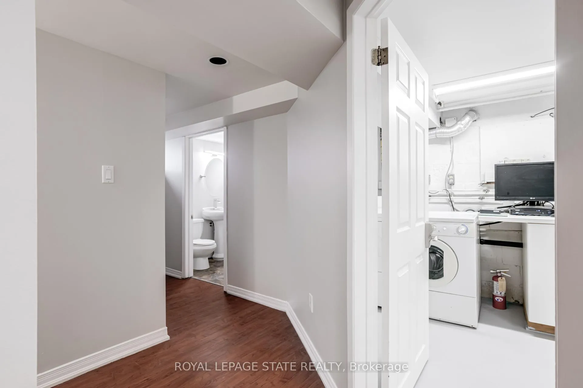 Photo 30 of 15 Empress Avenue, Hamilton, Centremount — HOMEH